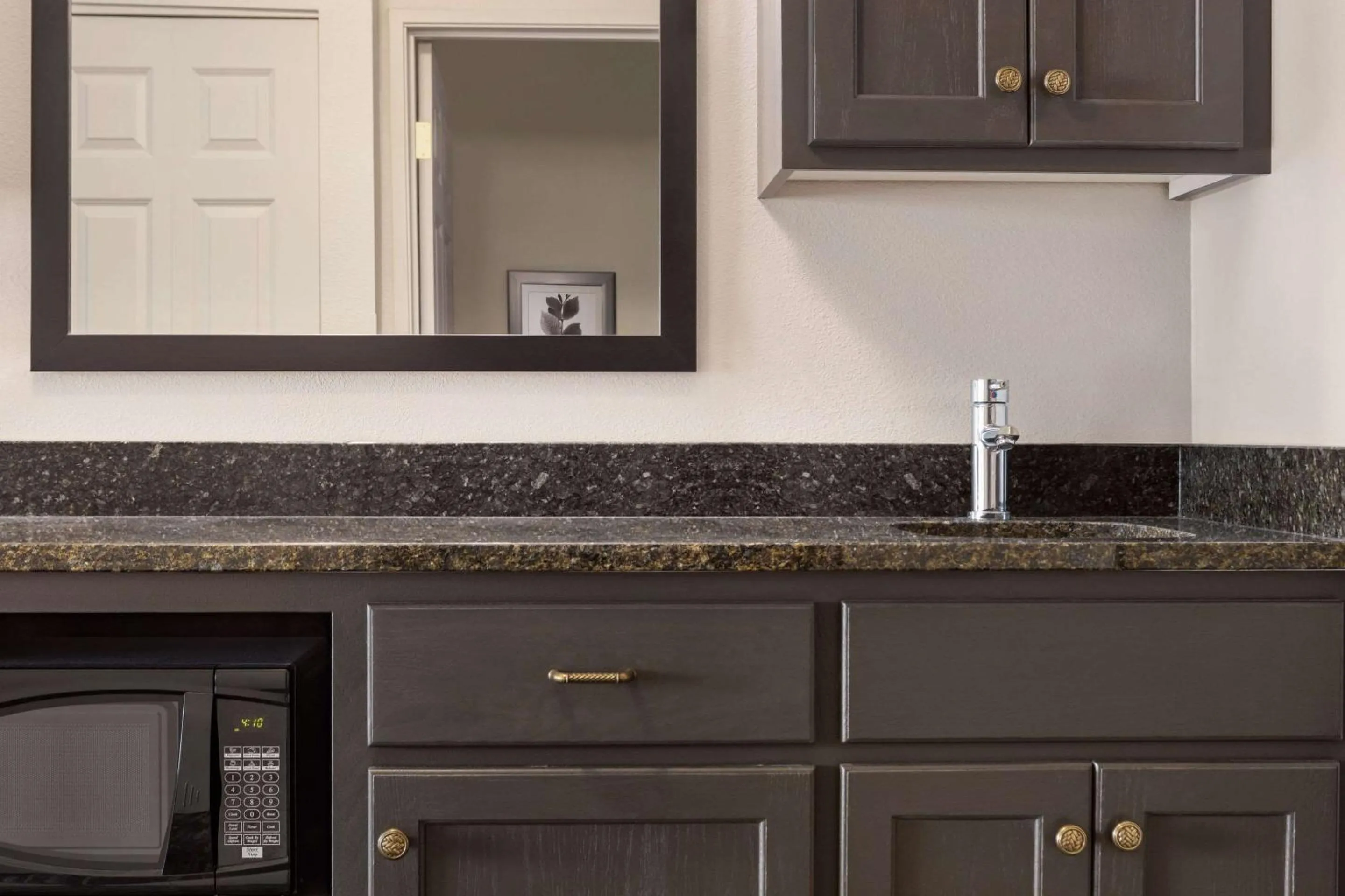 Bedroom in Country Inn & Suites by Radisson, St Cloud East, MN