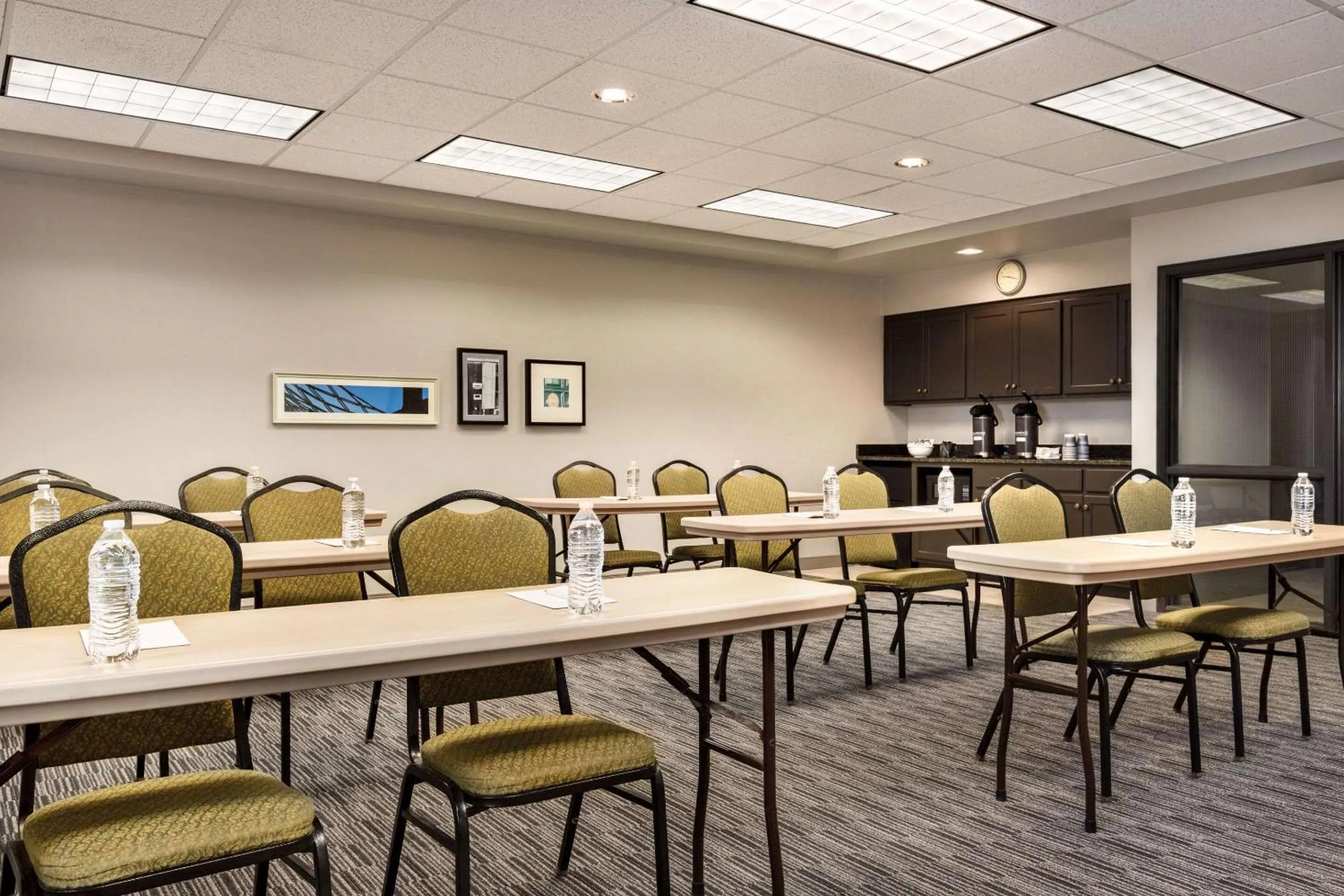 Meeting/conference room in Country Inn & Suites by Radisson, St Cloud East, MN
