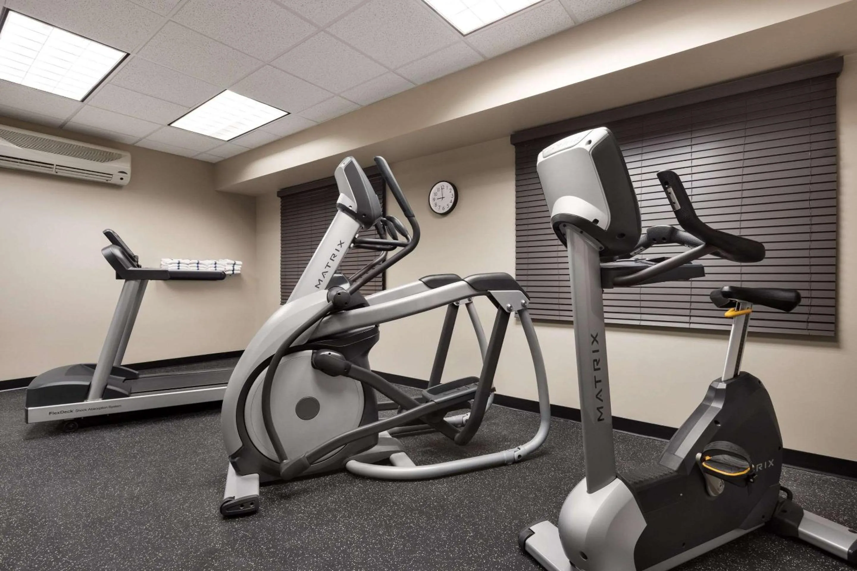 Fitness centre/facilities in Country Inn & Suites by Radisson, St Cloud East, MN