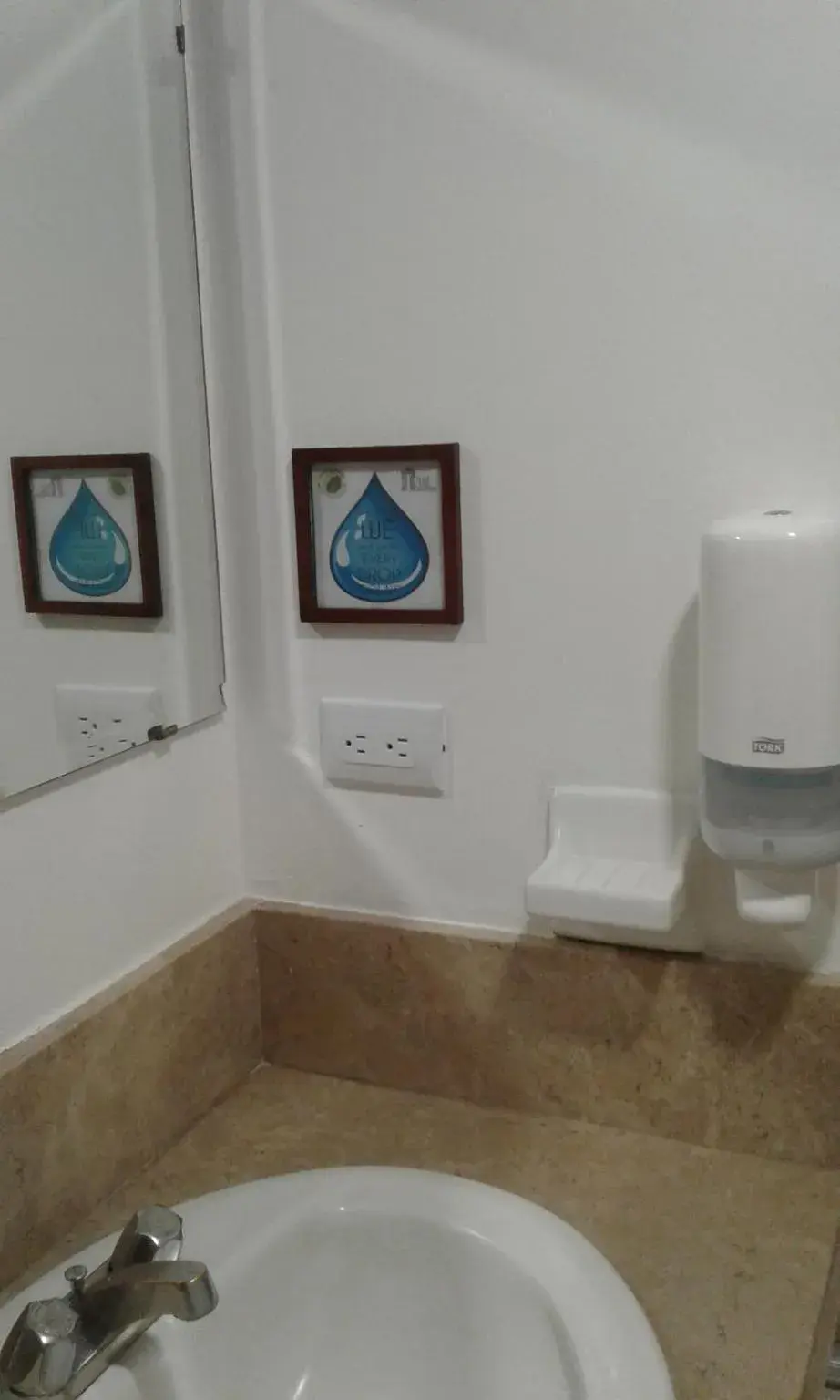 Standard Twin Room in Hotel Villa Tournon Standard Twin Room in Hotel Villa Tournon