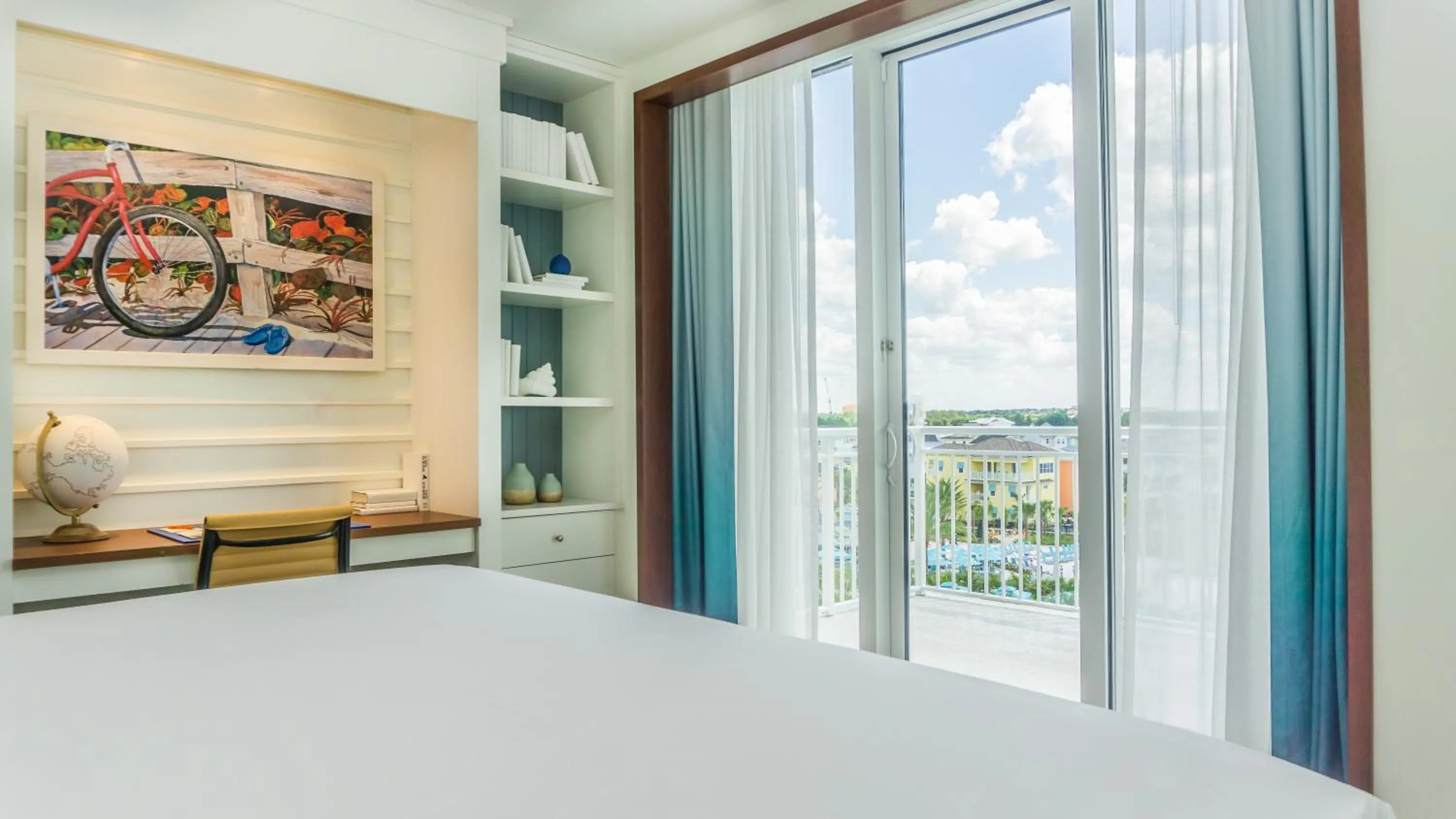 Bed in Margaritaville Resort Orlando