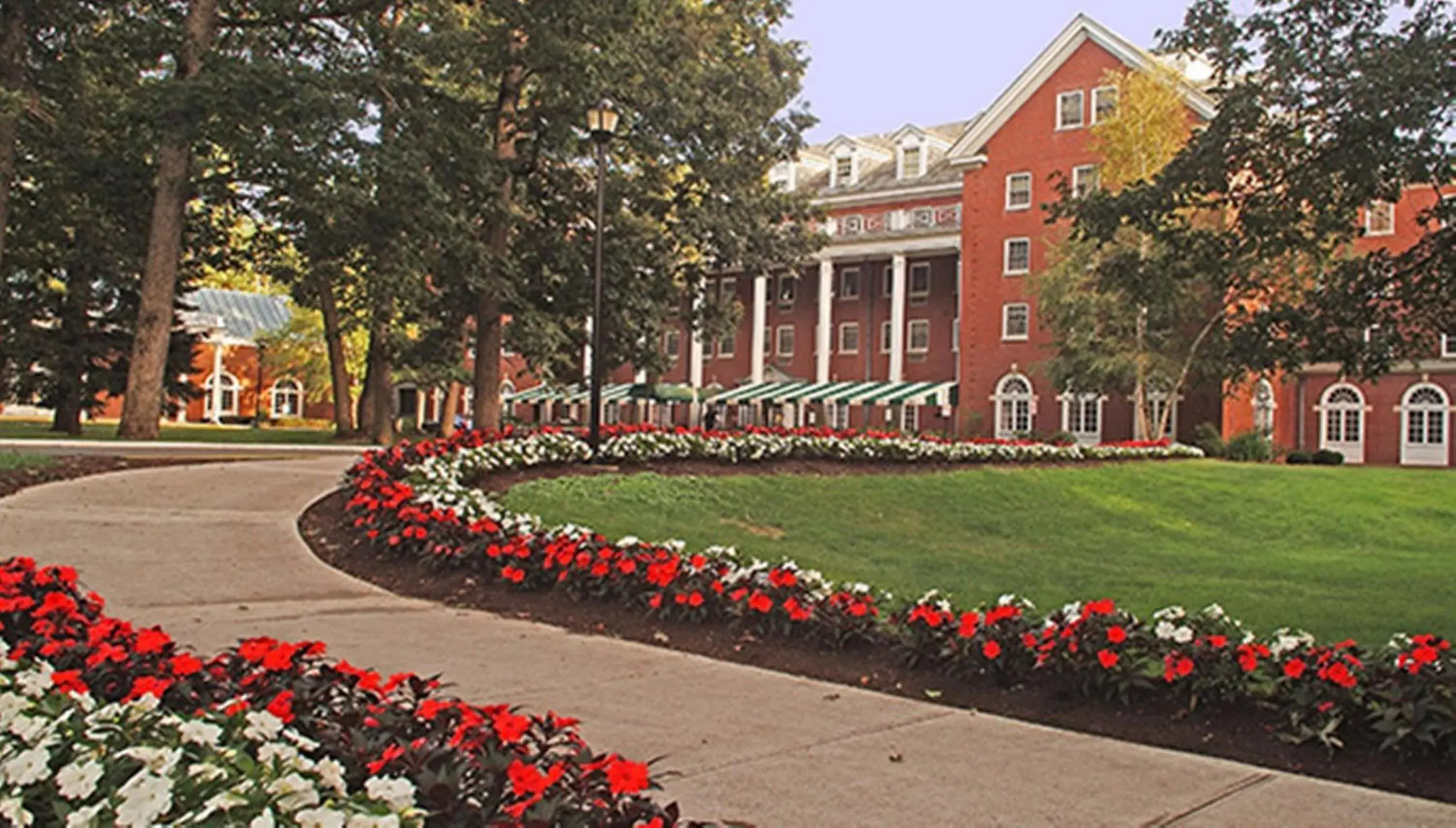 Facade/entrance in Gideon Putnam Resort & Spa Facade/entrance in Gideon Putnam Resort & Spa