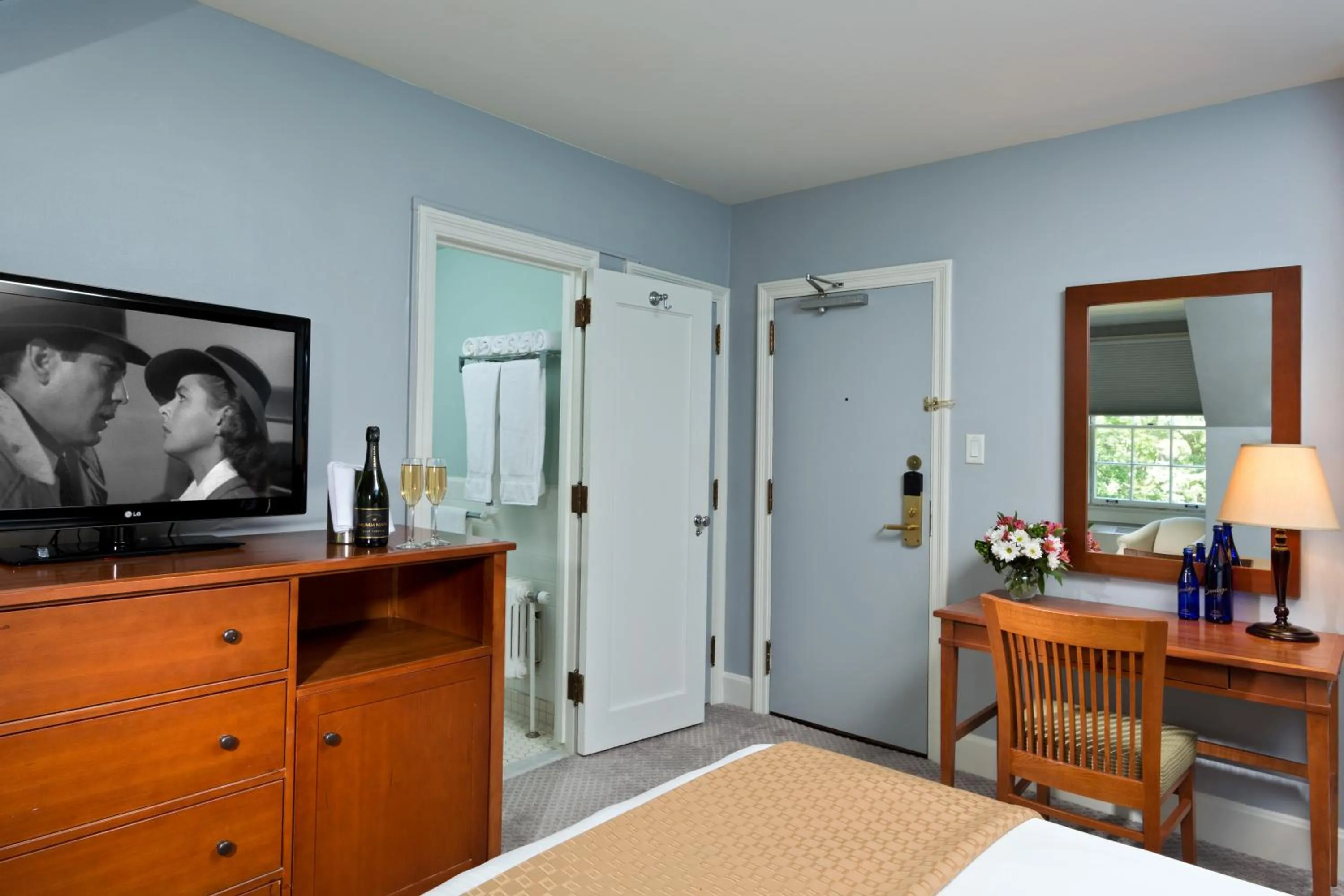 TV and multimedia in Gideon Putnam Resort & Spa