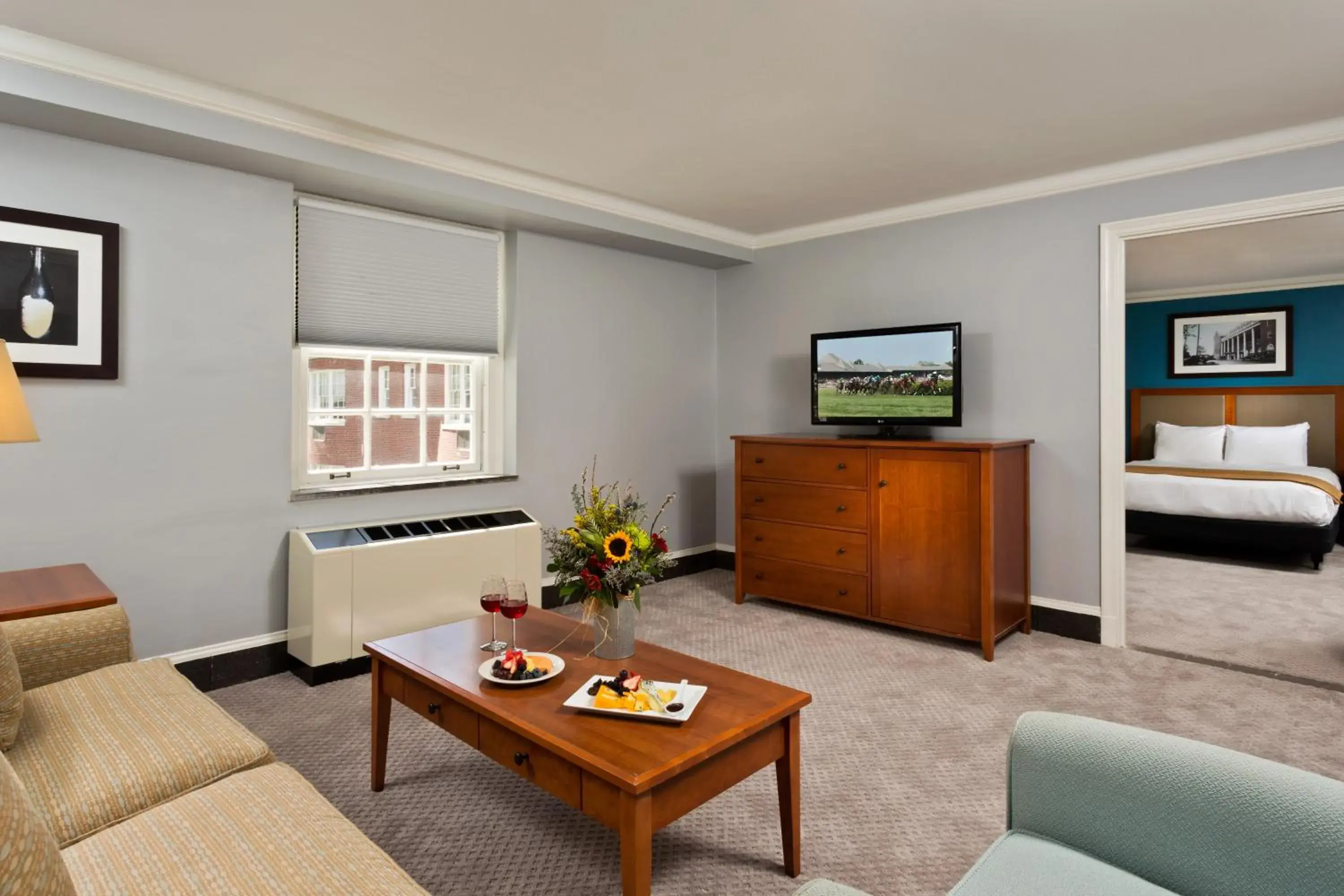 TV and multimedia, Bed in Gideon Putnam Resort & Spa TV and multimedia, Bed in Gideon Putnam Resort & Spa