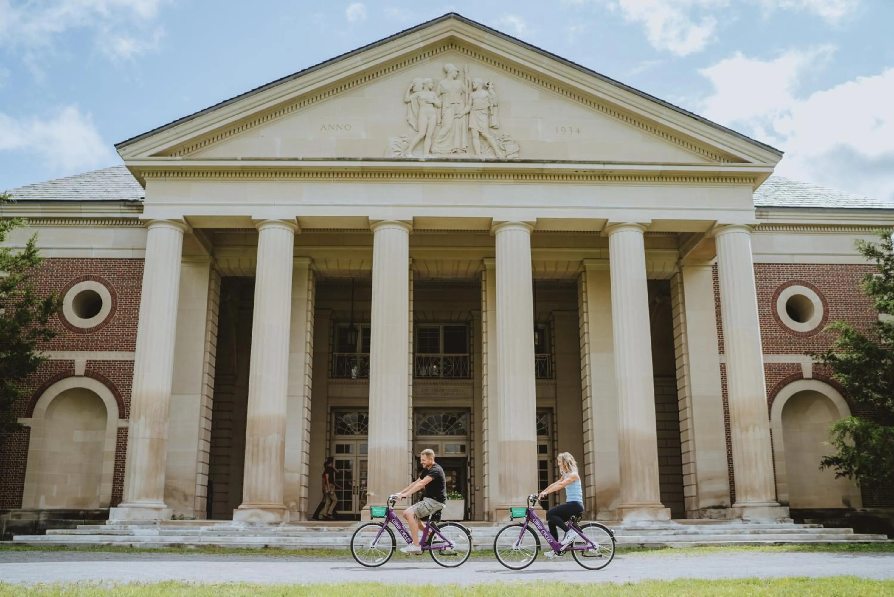 Cycling in Gideon Putnam Resort & Spa