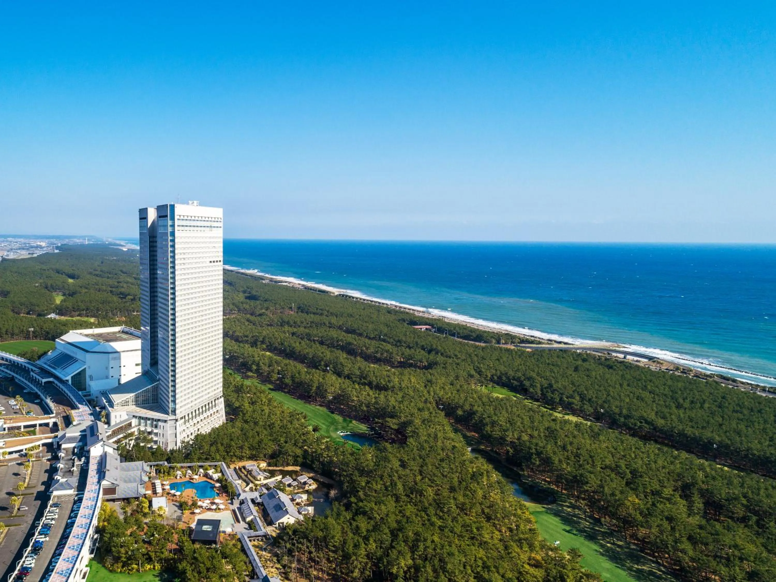 Property building in Phoenix Seagaia Ocean Tower