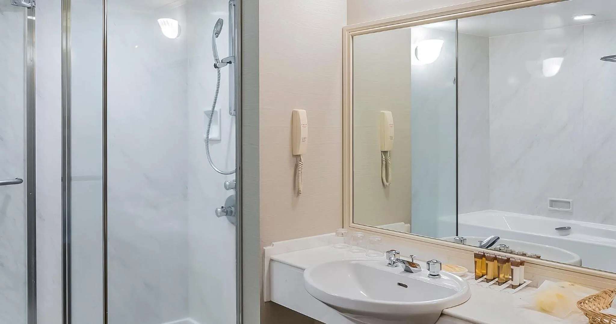 Phoenix Seagaia Ocean Tower