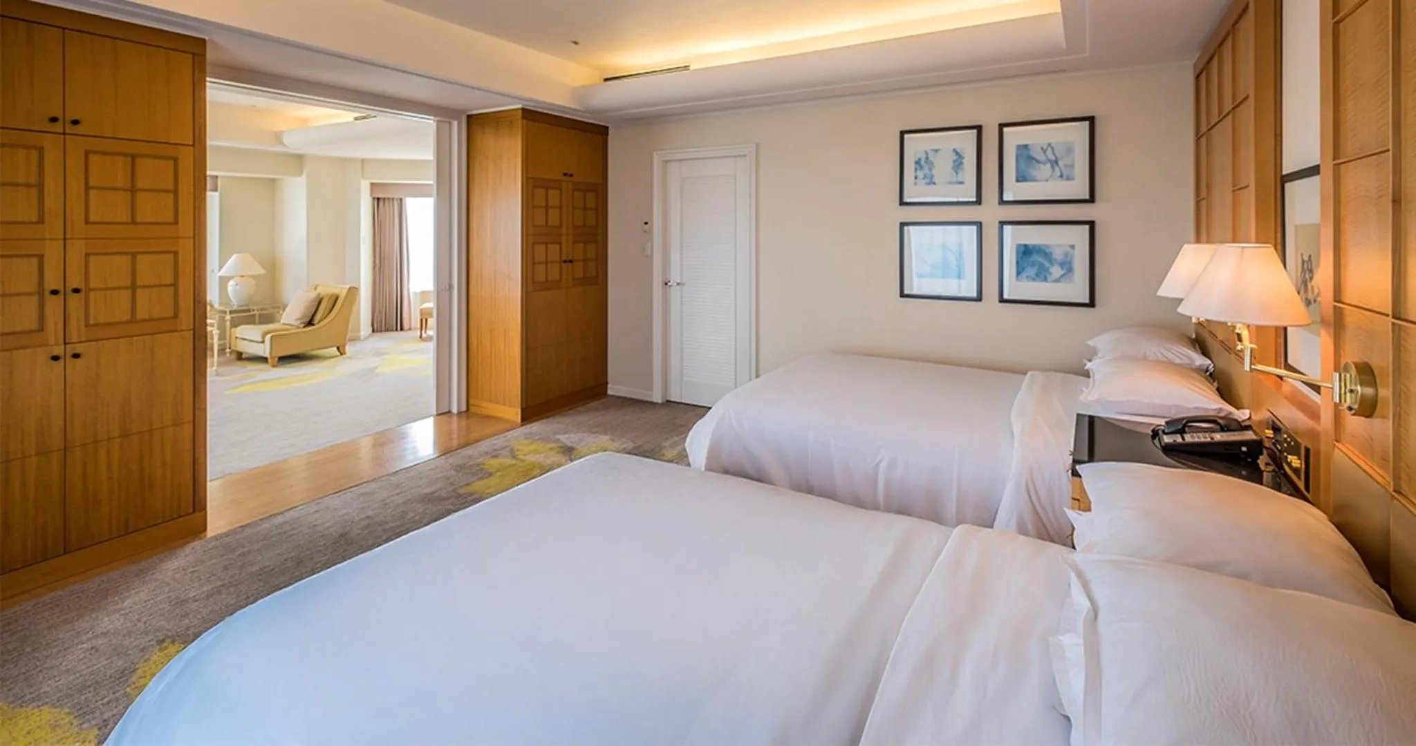 Bed in Phoenix Seagaia Ocean Tower