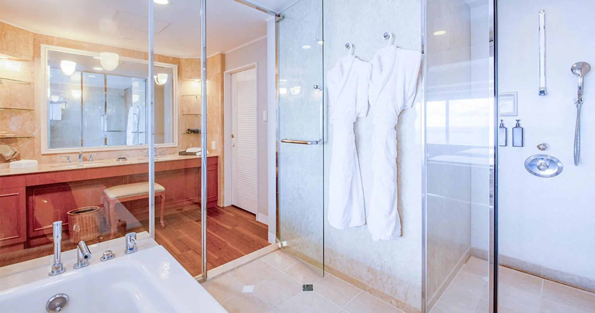 Phoenix Seagaia Ocean Tower