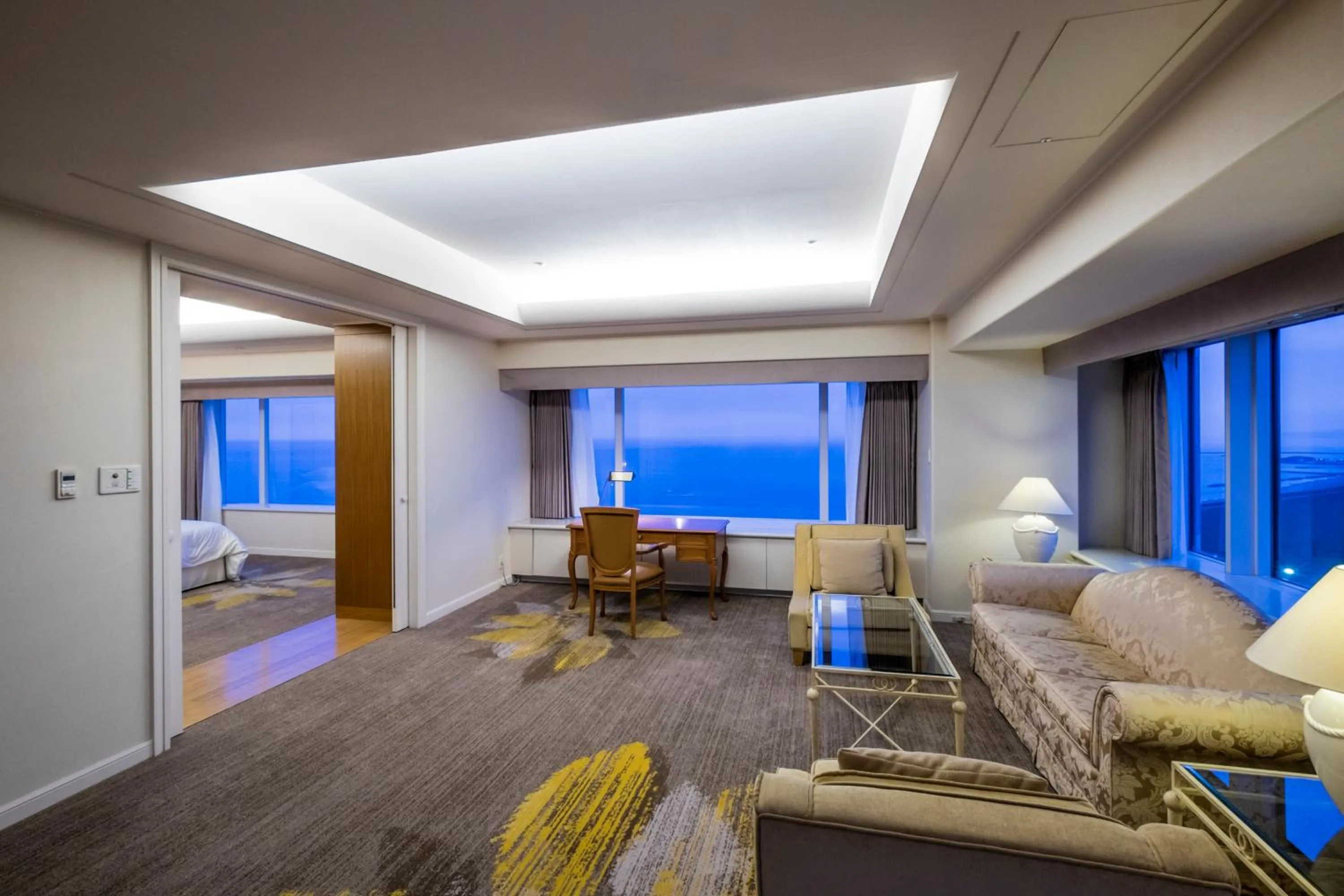 Living room in Phoenix Seagaia Ocean Tower