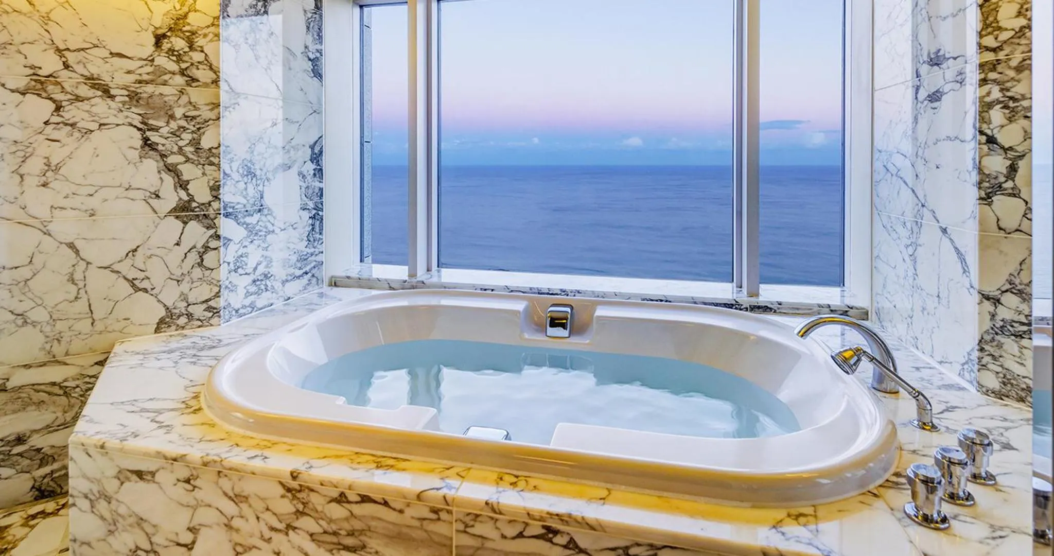 Phoenix Seagaia Ocean Tower