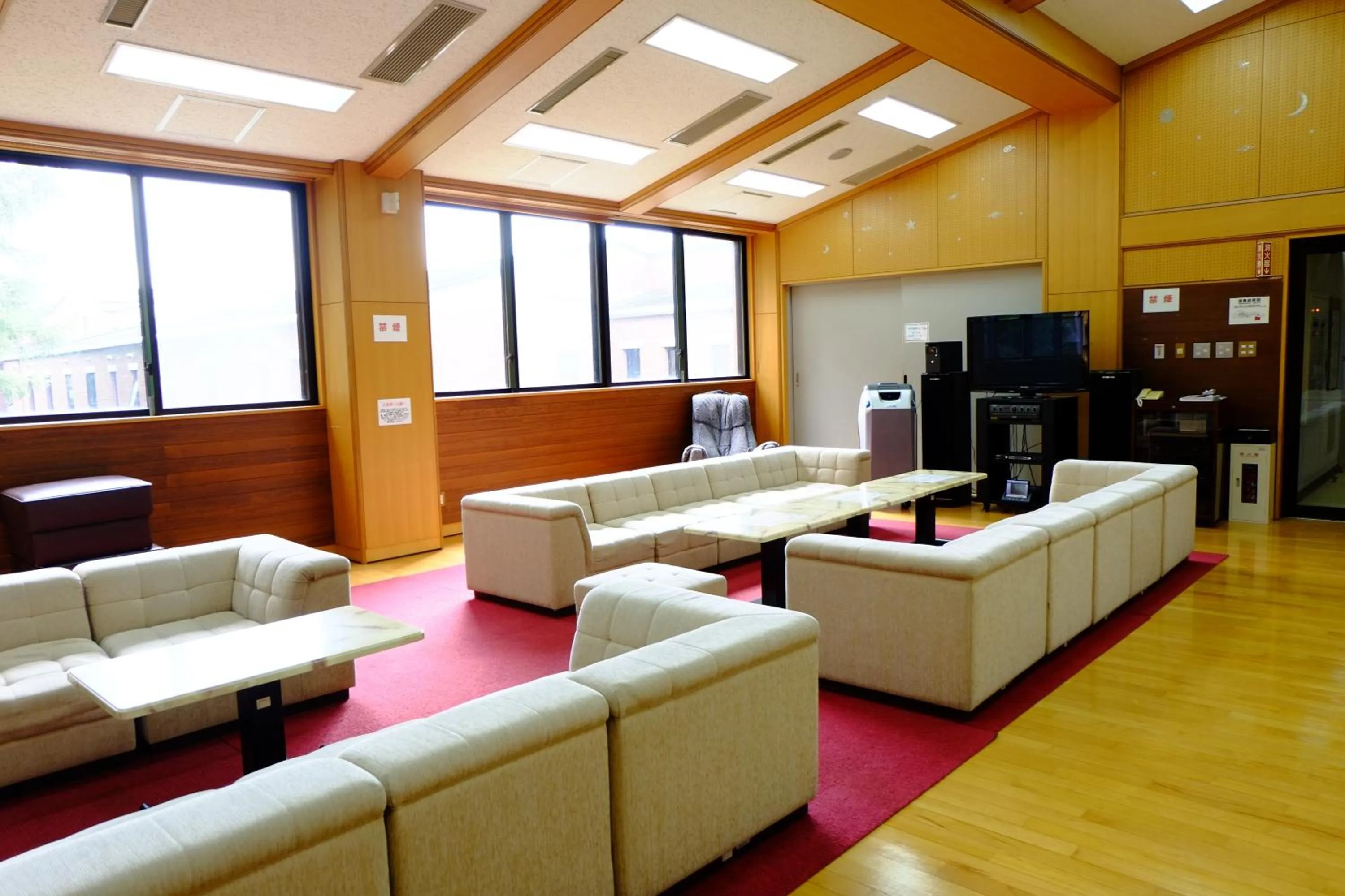 Karaoke in Lake Yamanakako Shuzansou