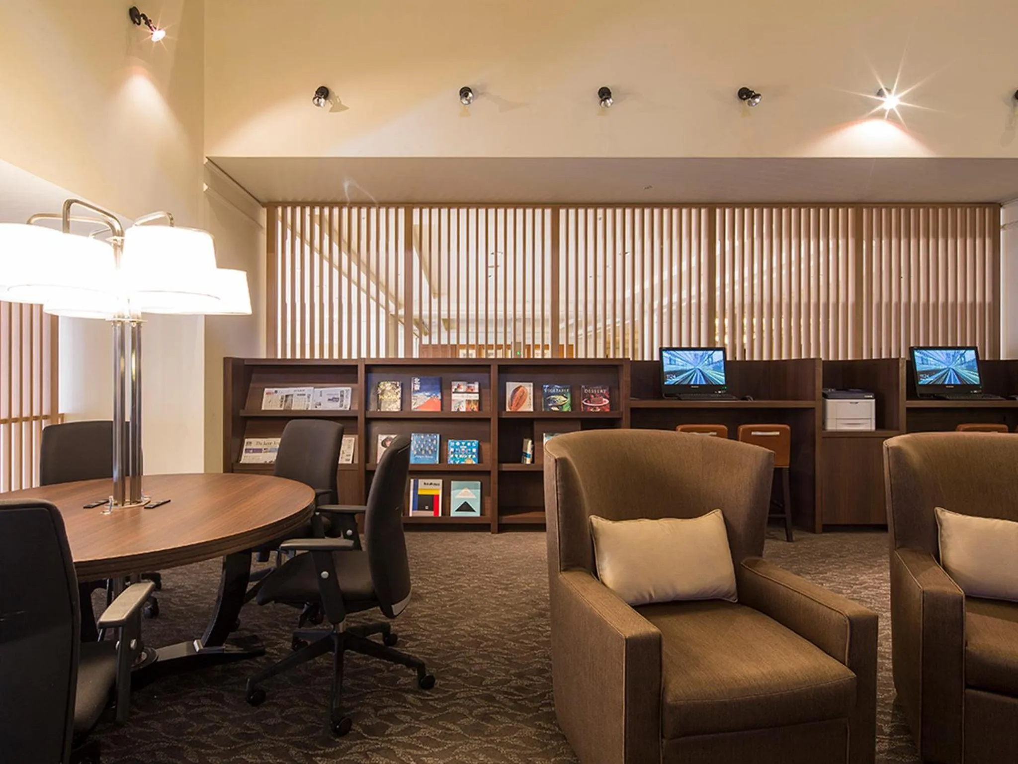 Communal lounge/ TV room in Kobe Bay Sheraton Hotel & Towers