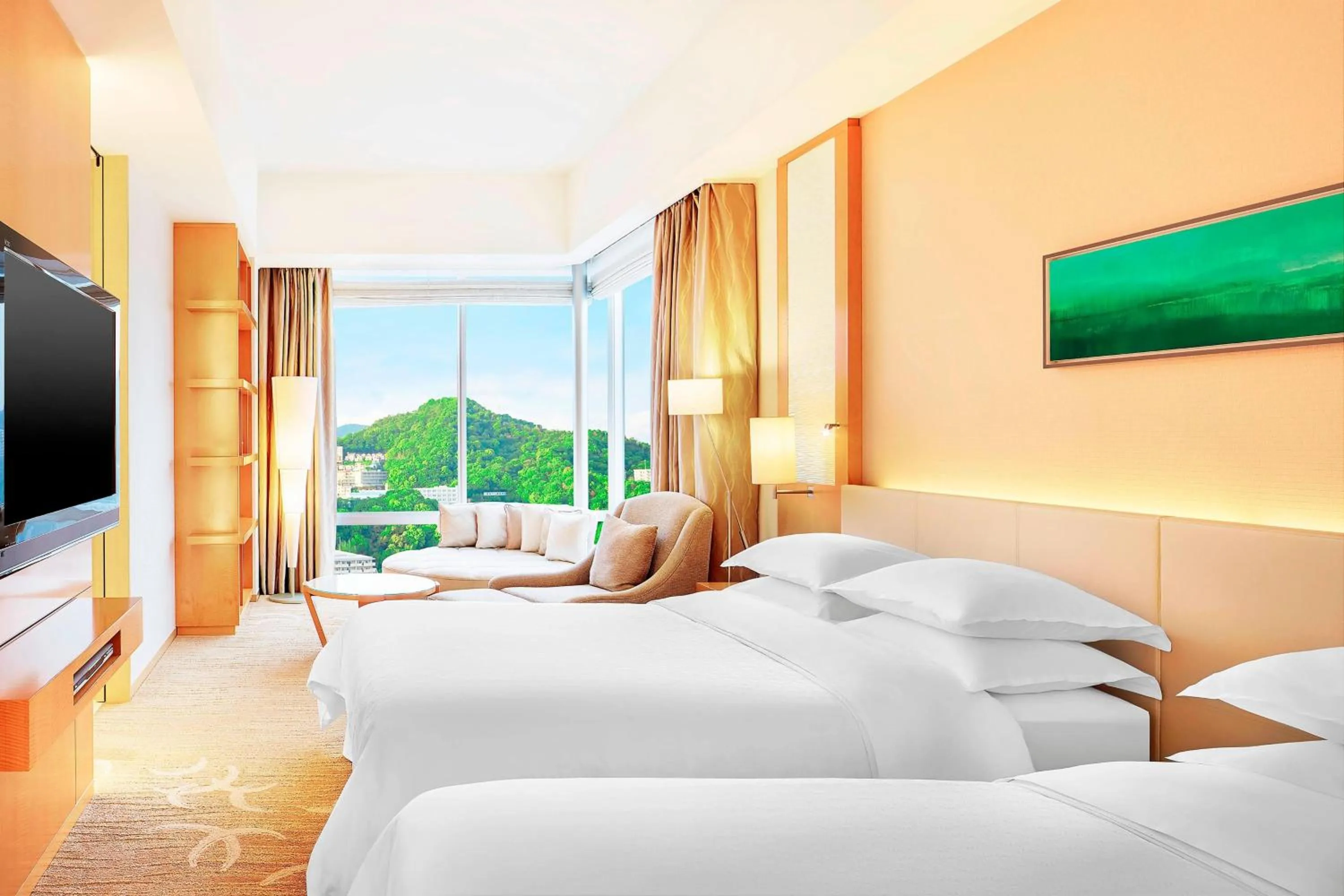 Photo of the whole room, Bed in Sheraton Grand Hiroshima Hotel