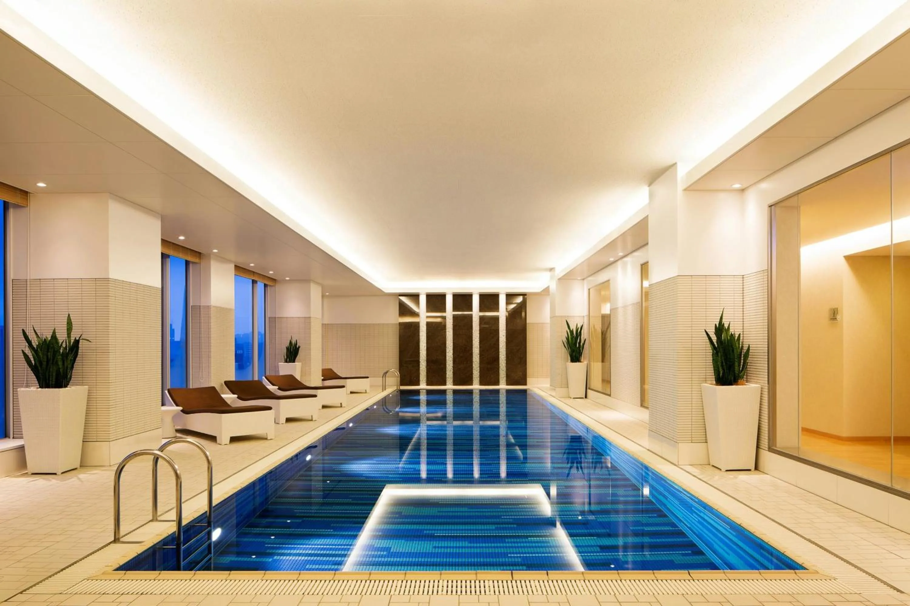 Swimming pool in Sheraton Grand Hiroshima Hotel