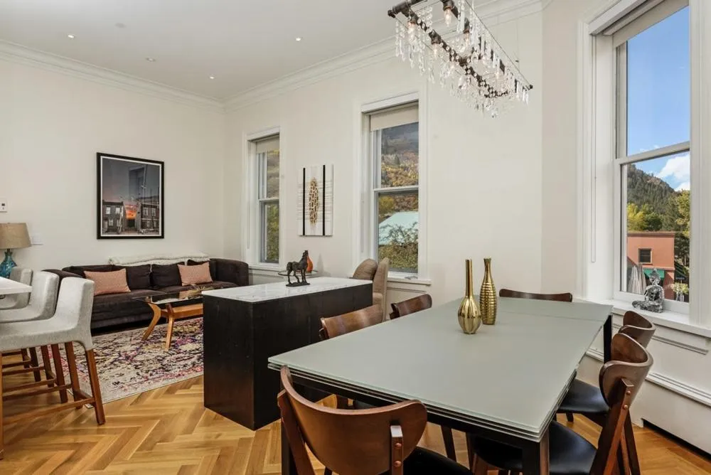 Living room in Independence Square 203, Stunning Suite w/ Great Views of Downtown Aspen