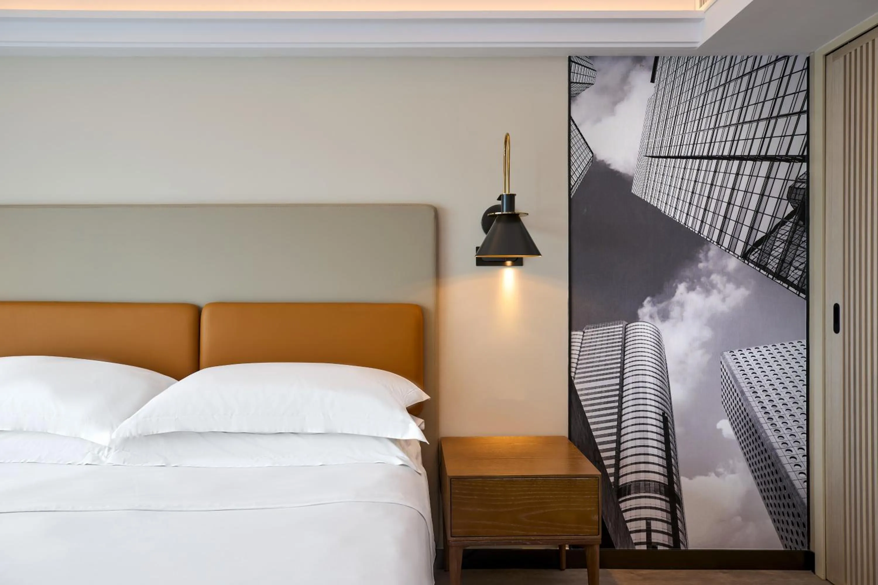 Bed in Sheraton Hong Kong Hotel & Towers