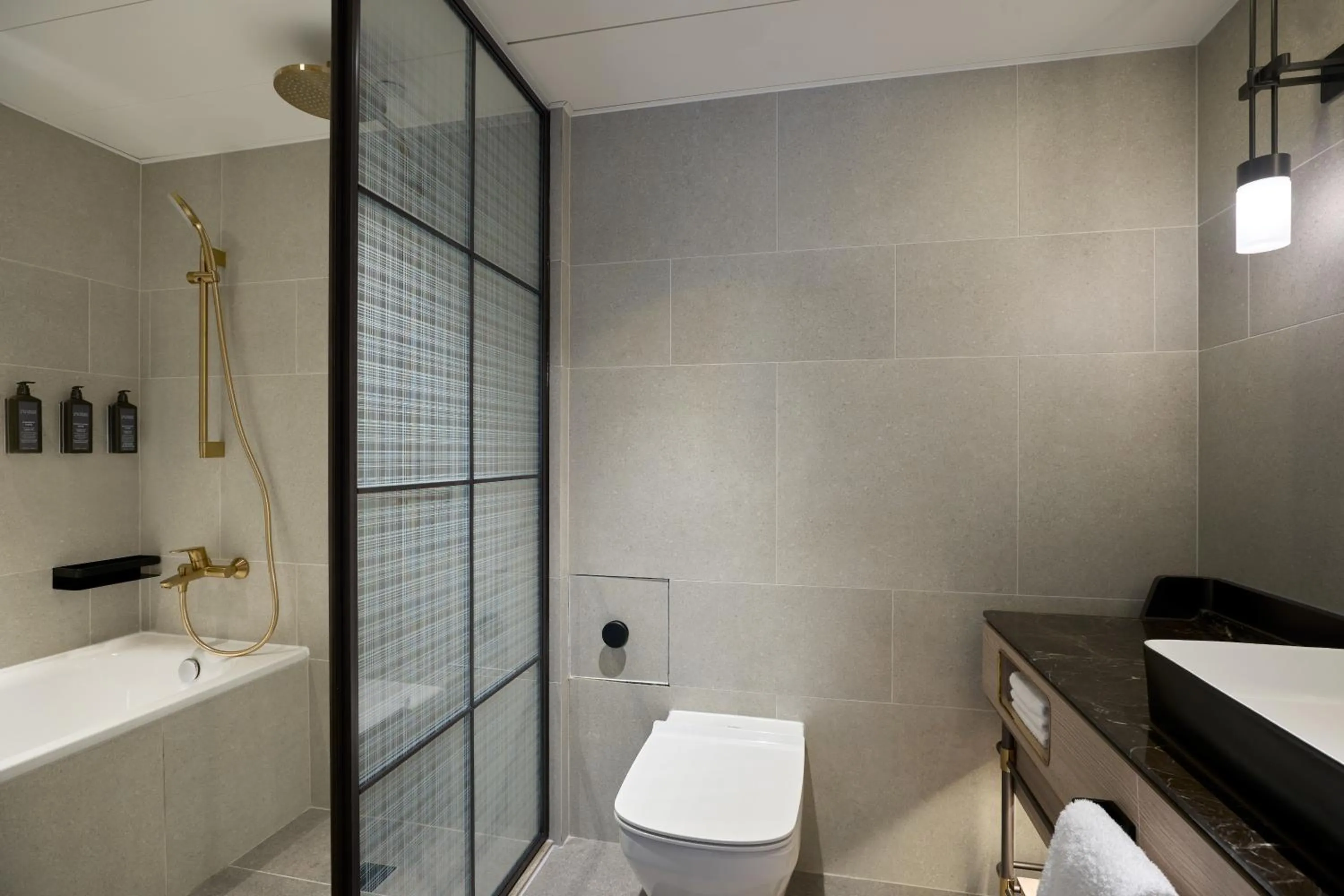 Bathroom in Sheraton Hong Kong Hotel & Towers