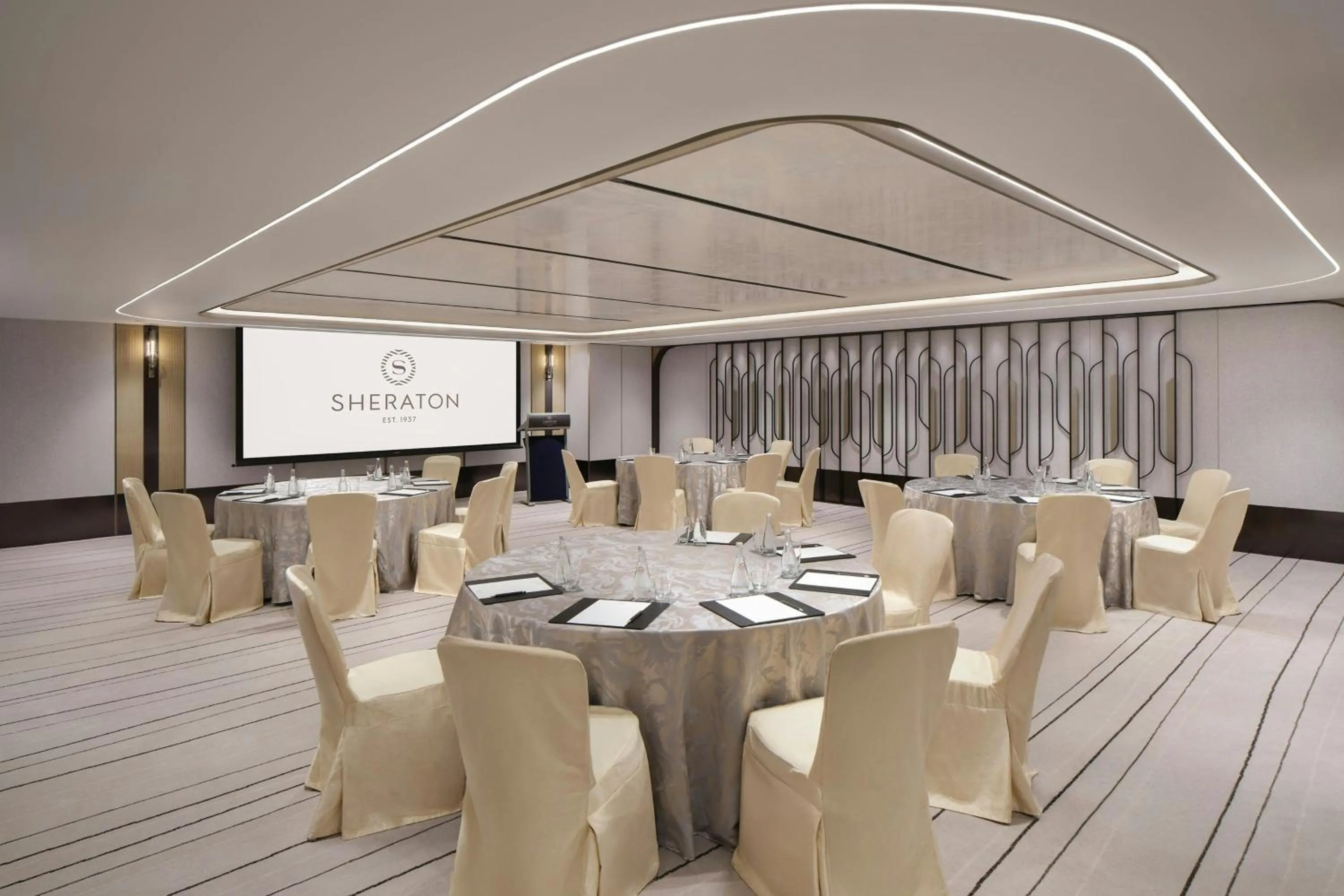 Meeting/conference room in Sheraton Hong Kong Hotel & Towers