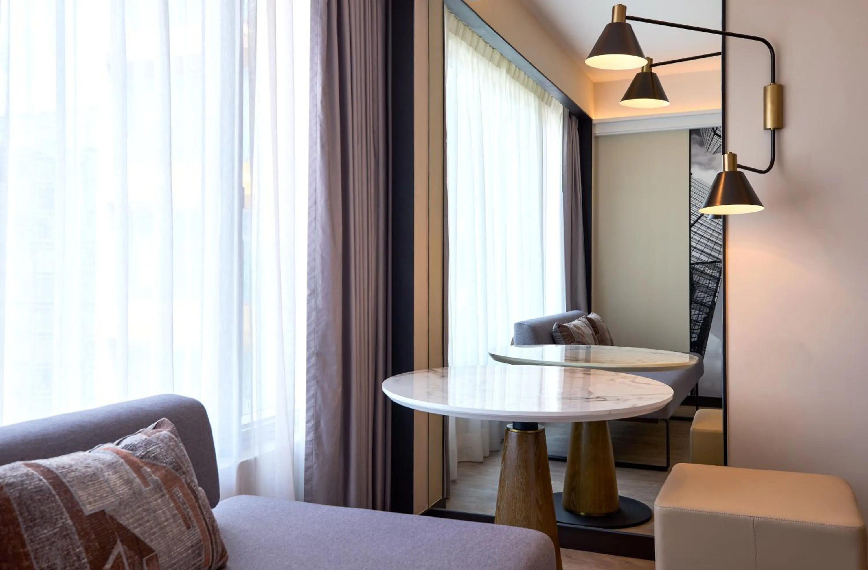 Seating area in Sheraton Hong Kong Hotel & Towers