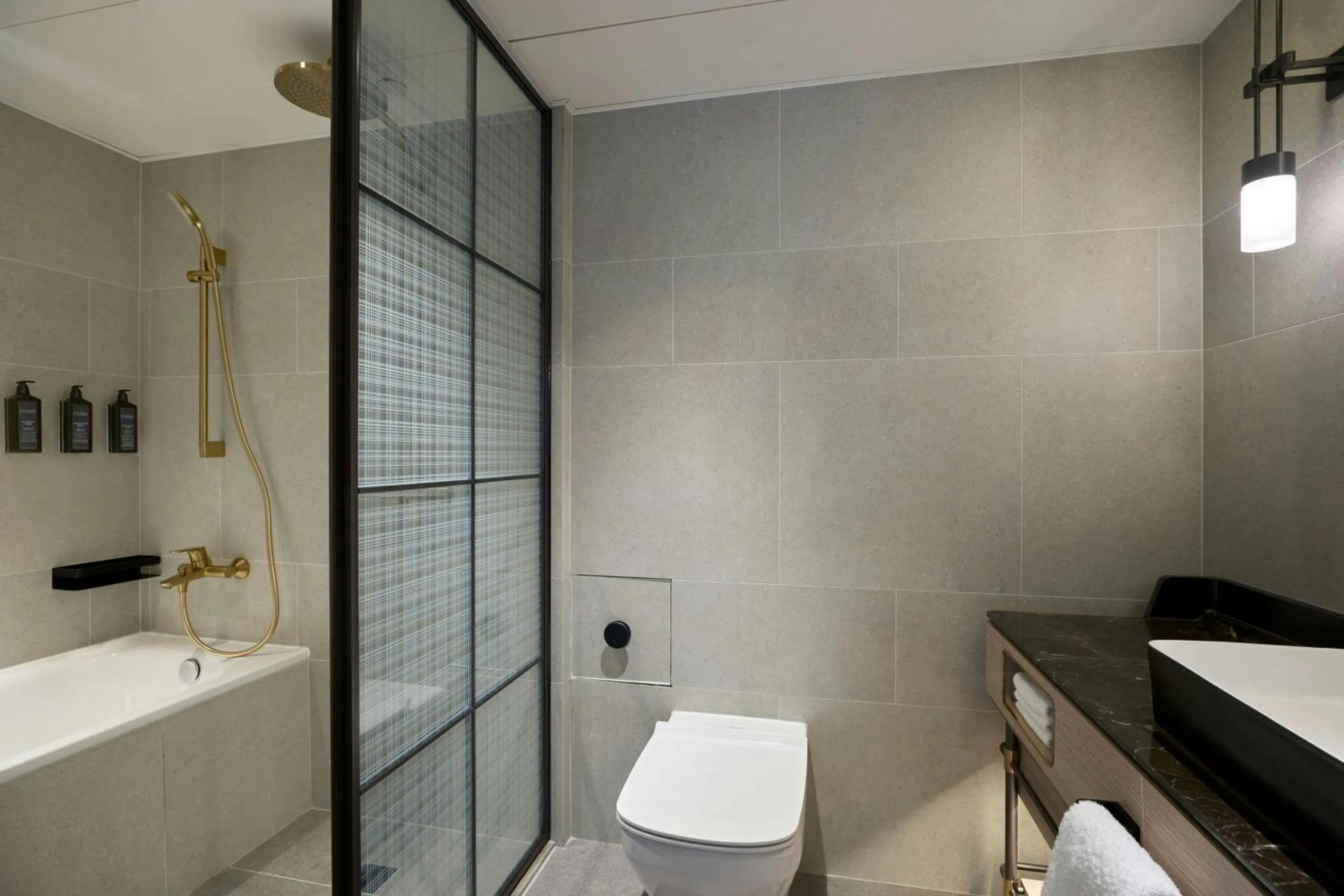 Bathroom in Sheraton Hong Kong Hotel & Towers