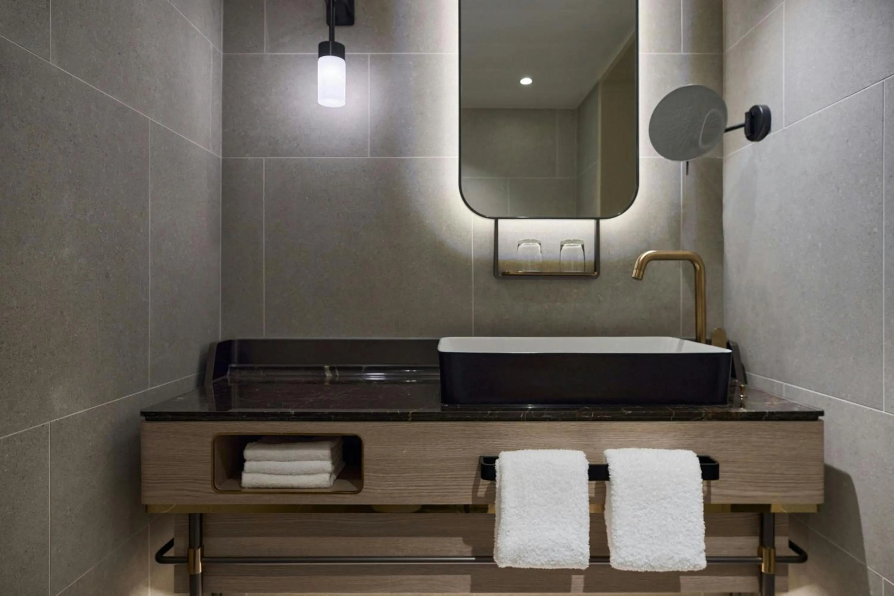 Bathroom in Sheraton Hong Kong Hotel & Towers