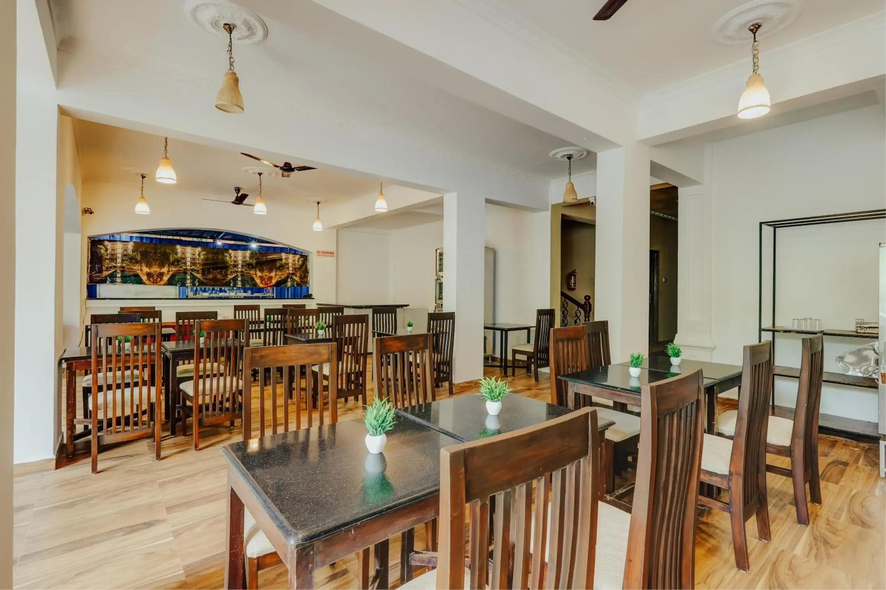 Restaurant/places to eat in Mayflower Beach Resort Restaurant/places to eat in Mayflower Beach Resort