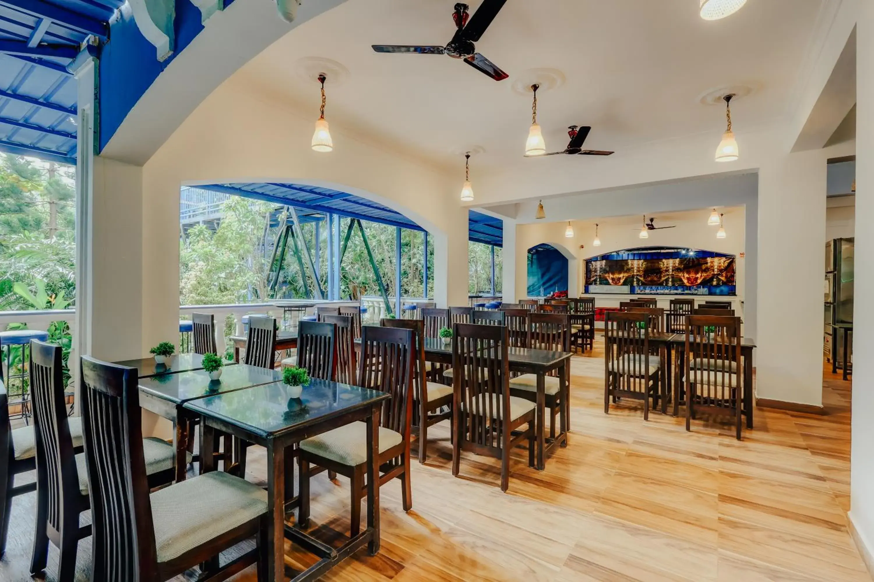 Restaurant/places to eat in Mayflower Beach Resort Restaurant/places to eat in Mayflower Beach Resort