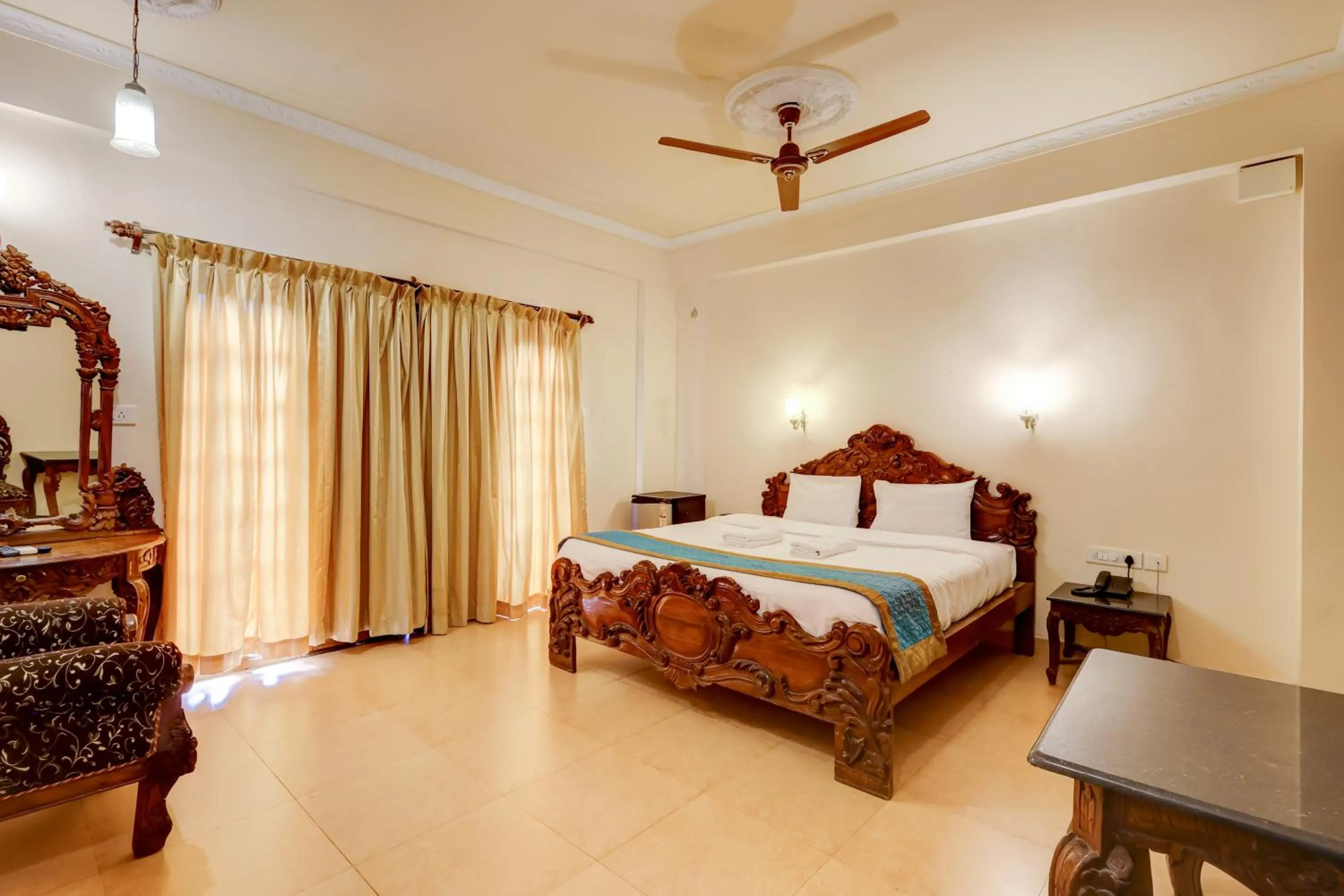 Bed in Mayflower Beach Resort