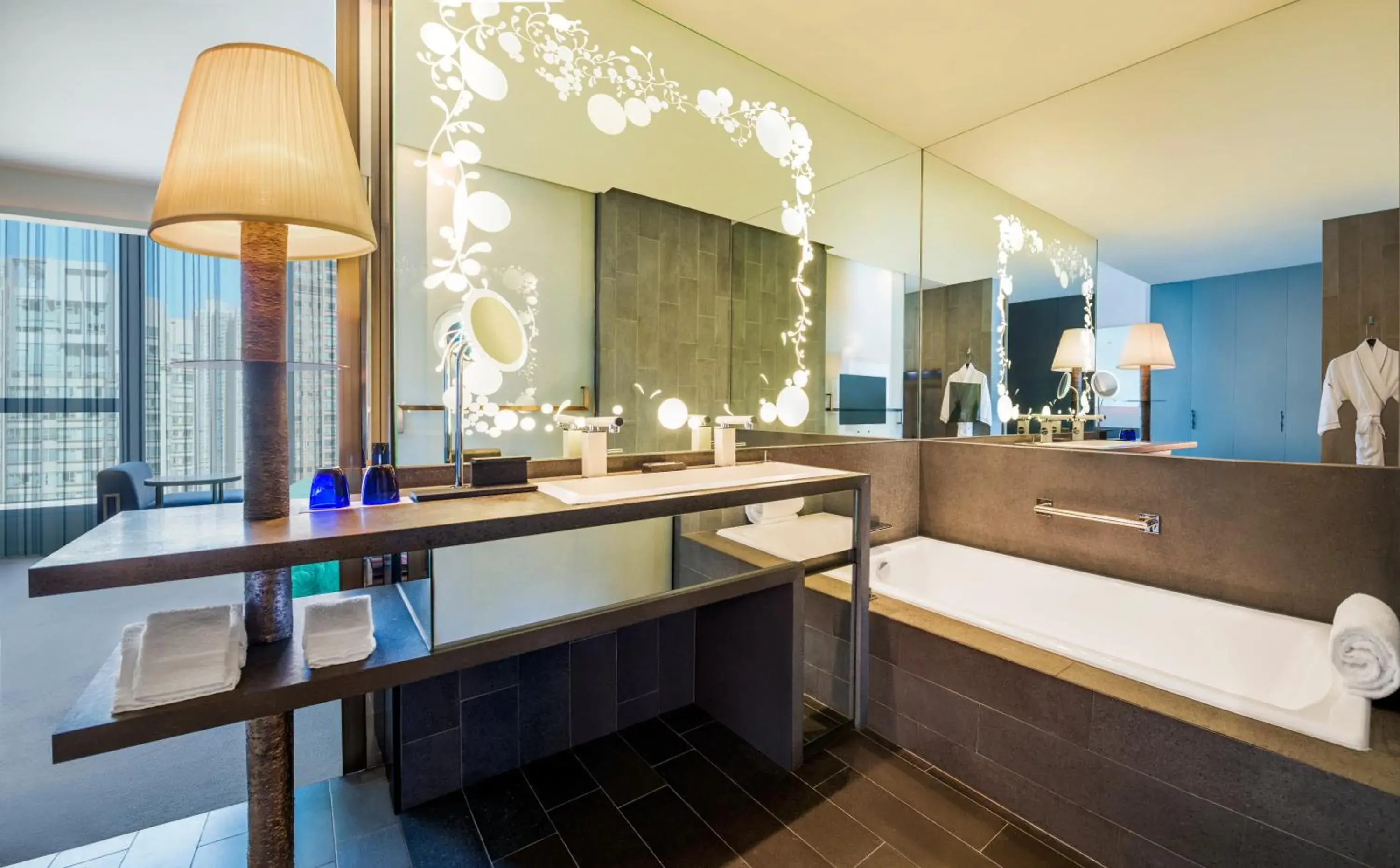 Wonderful Twin Room with City View in W Hong Kong Wonderful Twin Room with City View in W Hong Kong