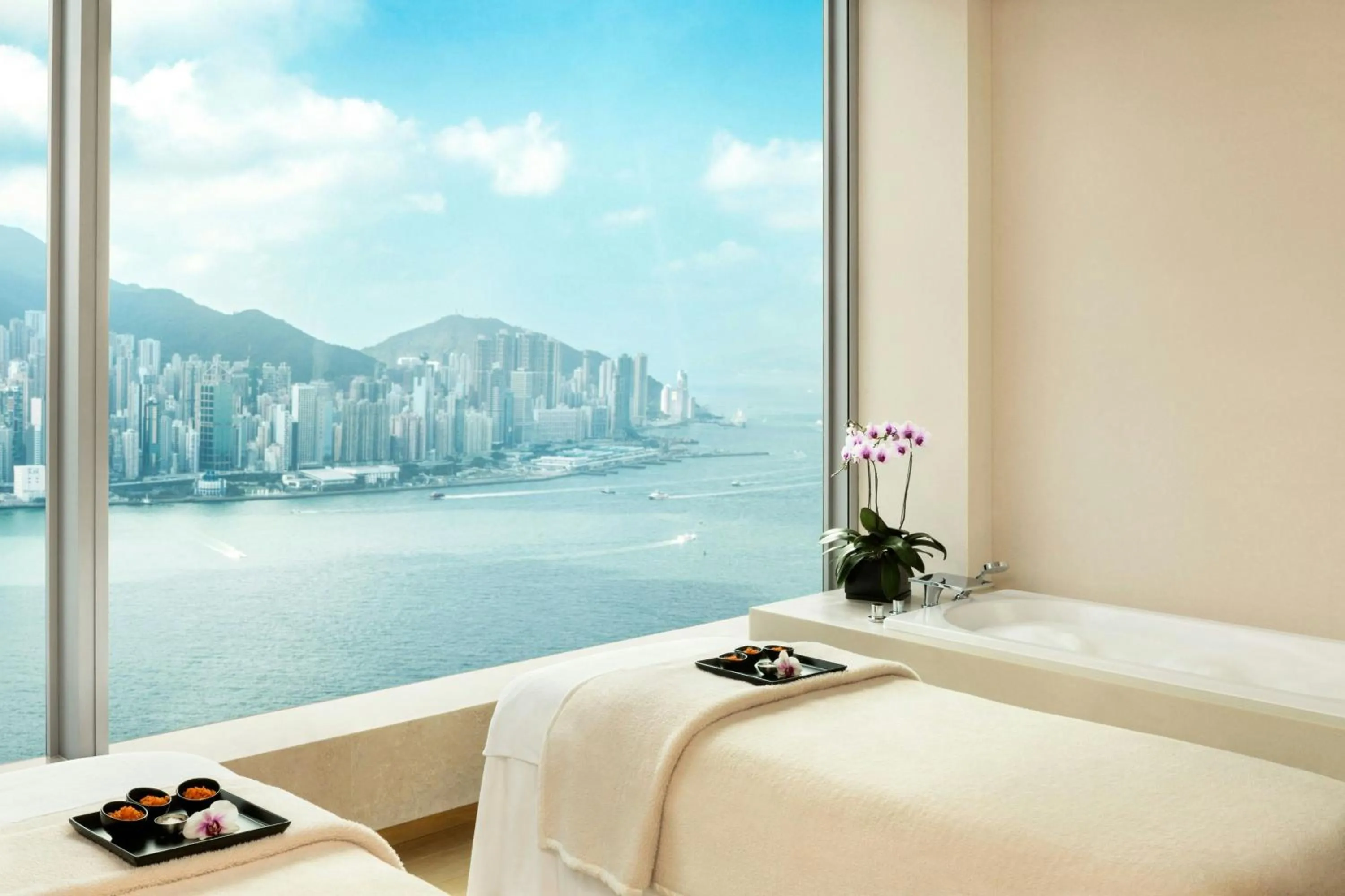 Spa and wellness centre/facilities, Bed in W Hong Kong