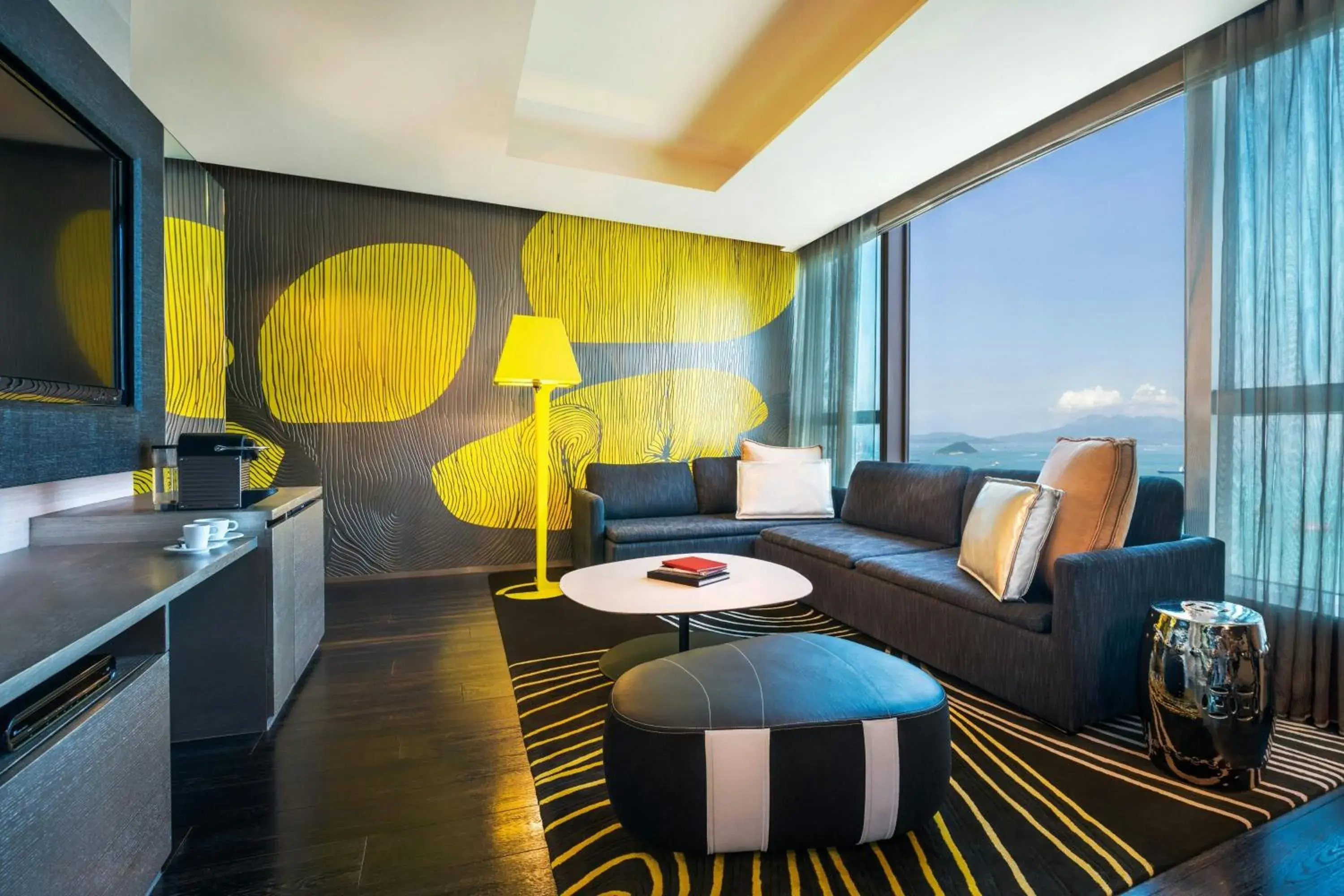 Fantastic King Suite with Oceanfront View in W Hong Kong Fantastic King Suite with Oceanfront View in W Hong Kong