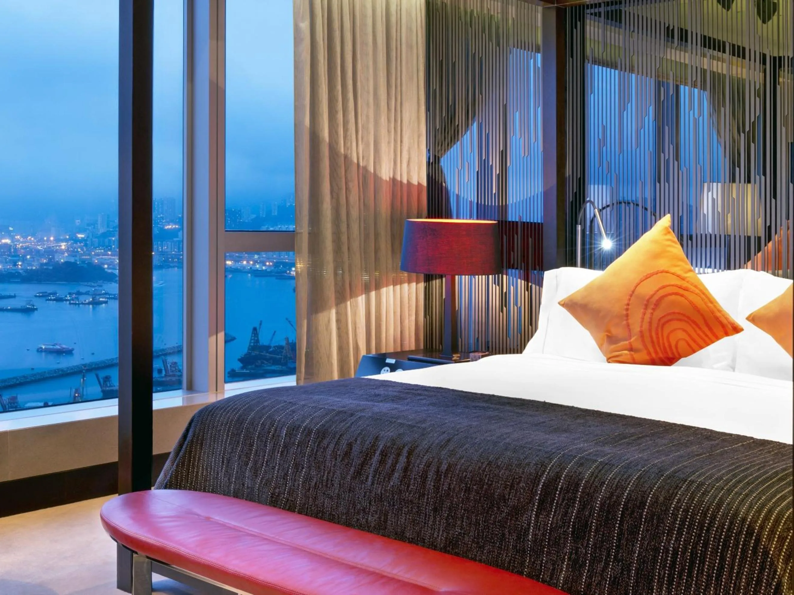 Sea view, Bed in W Hong Kong
