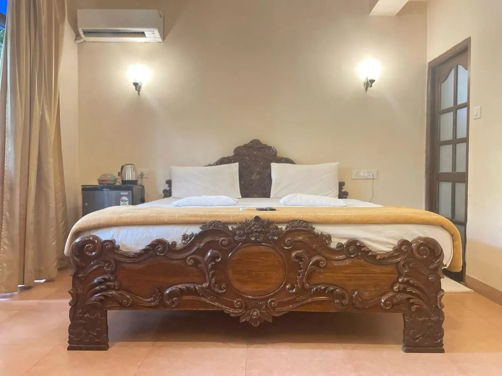 Bed in Villa Theresa Beach Resort Bed in Villa Theresa Beach Resort