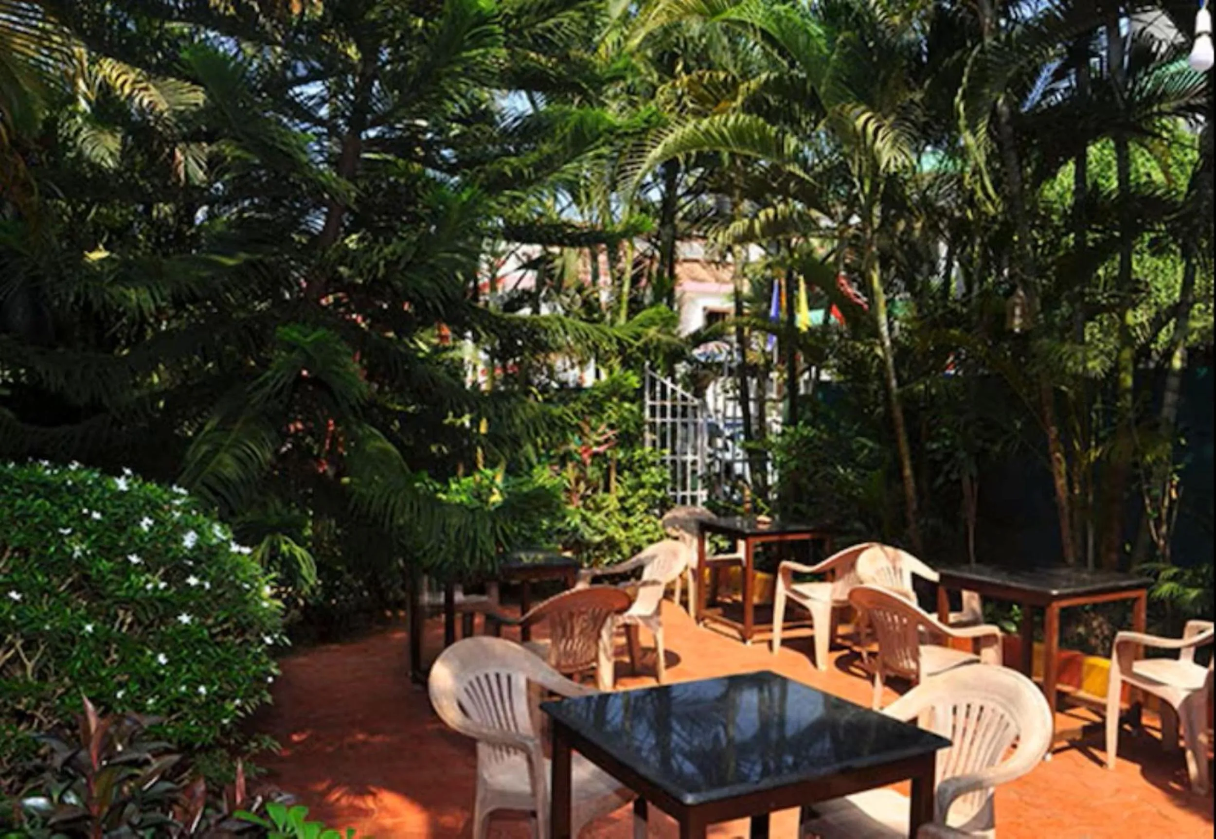 Restaurant/places to eat in Villa Theresa Beach Resort