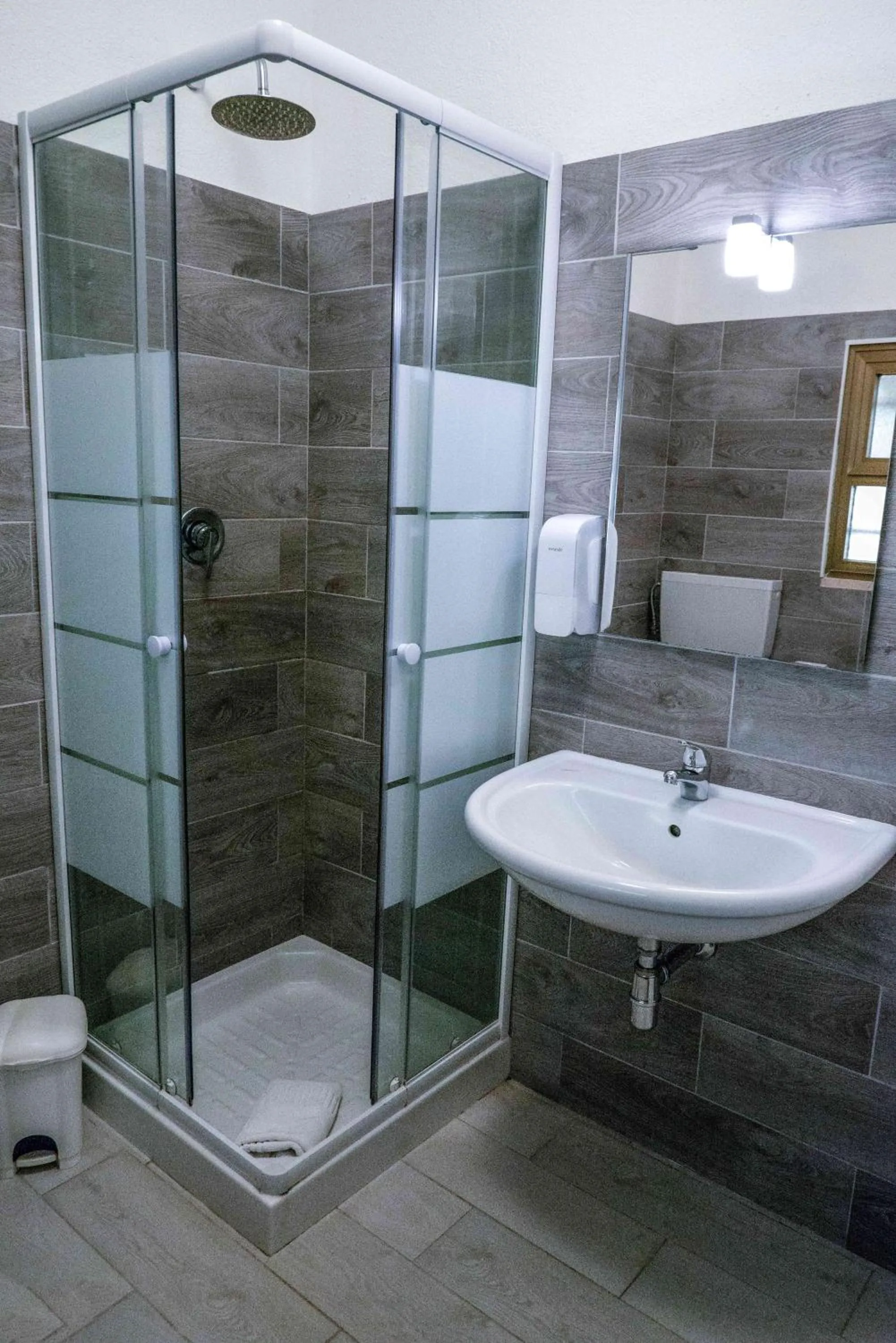 Bathroom in Hotel L'Oleandro