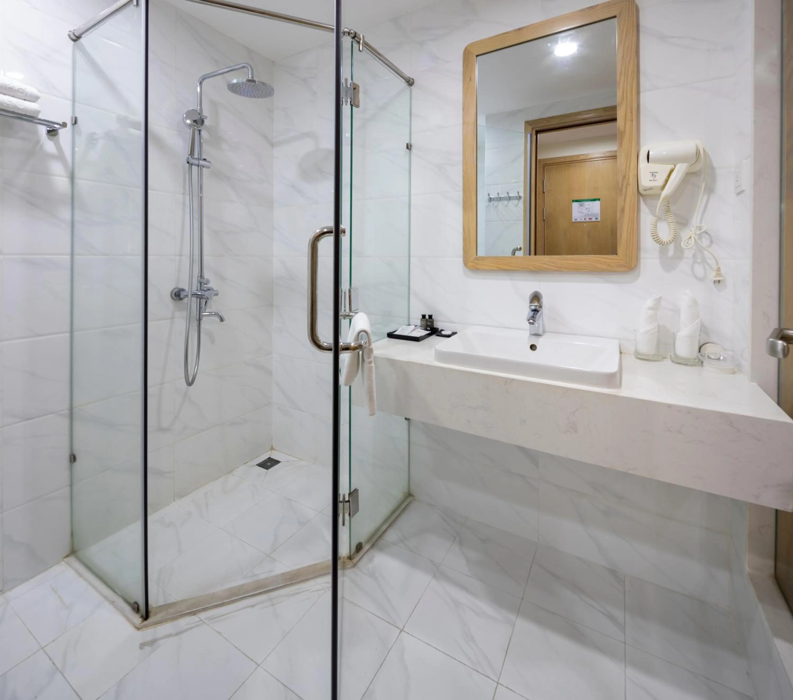 Shower in Gibson Hotel Nha Trang