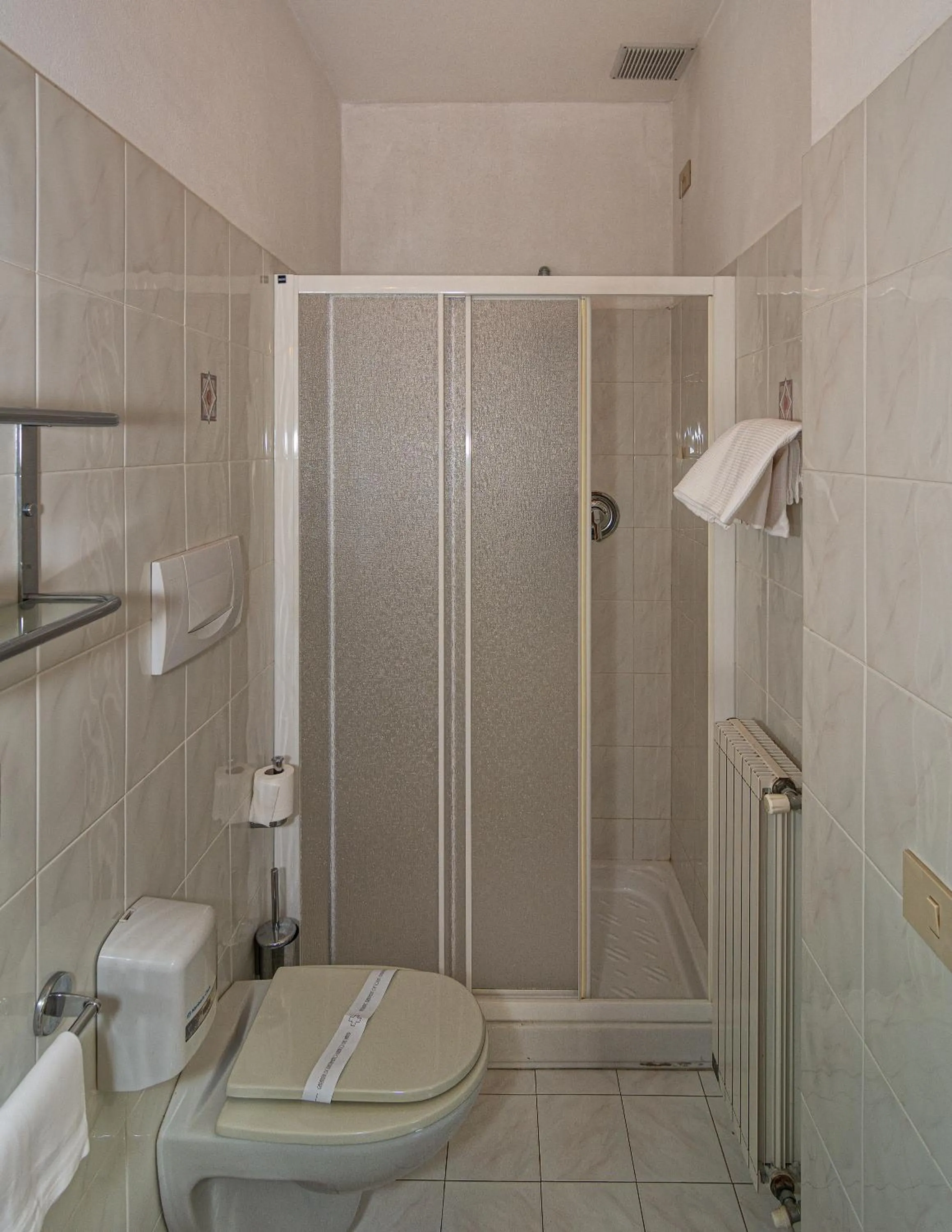 Shower in Hotel Mariani