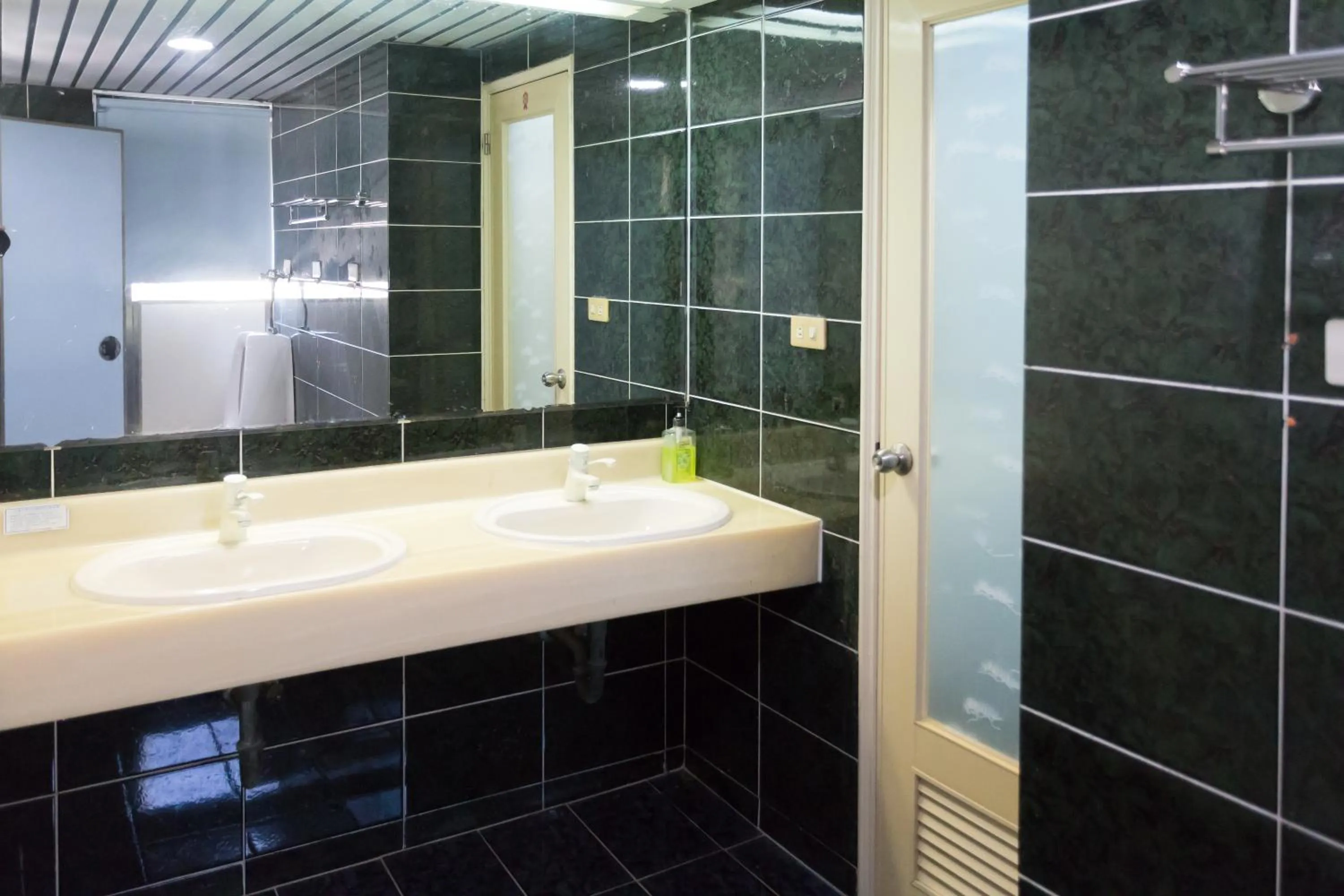 Shower in Kaohsiung I Hi Hotel