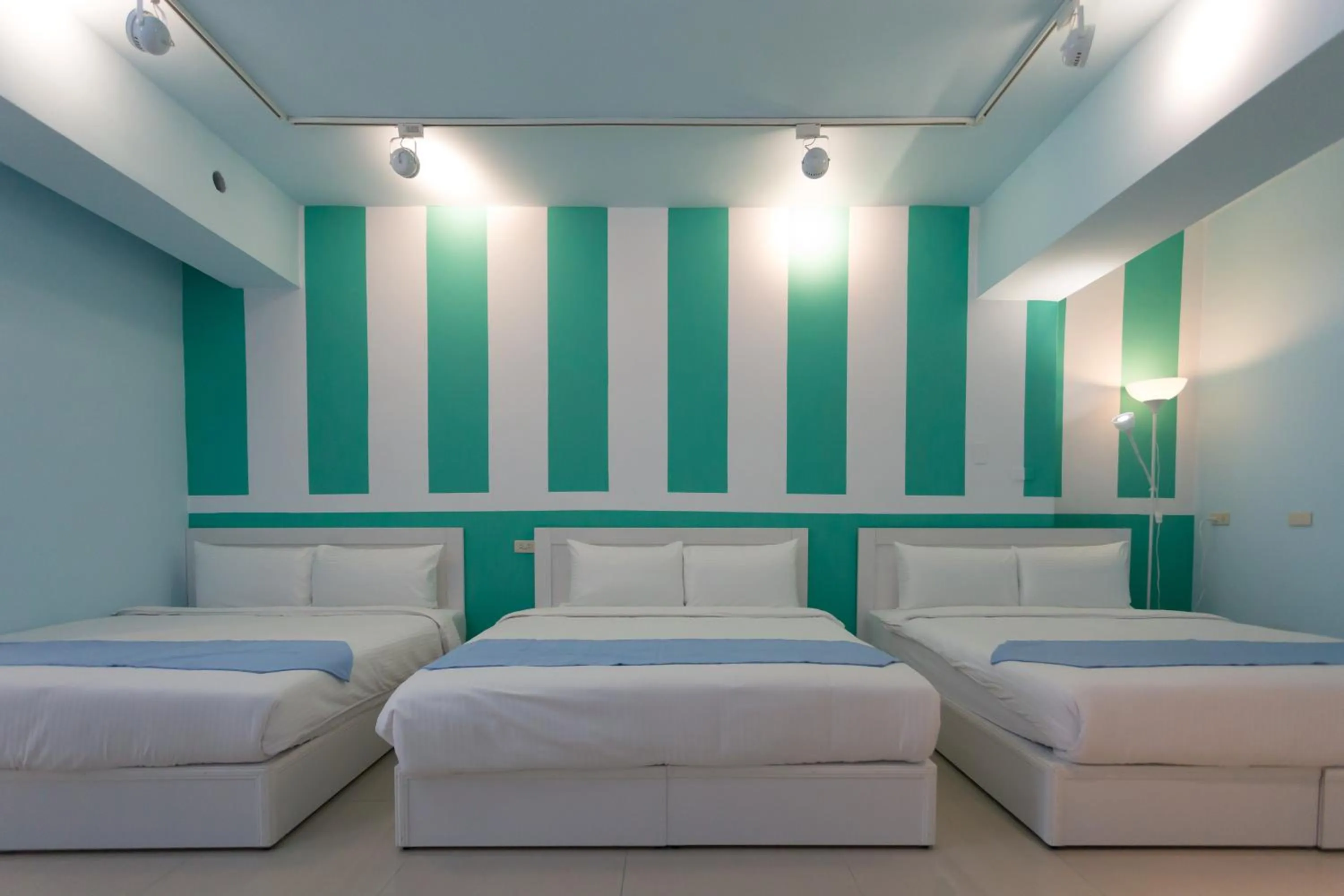 Bed in Kaohsiung I Hi Hotel