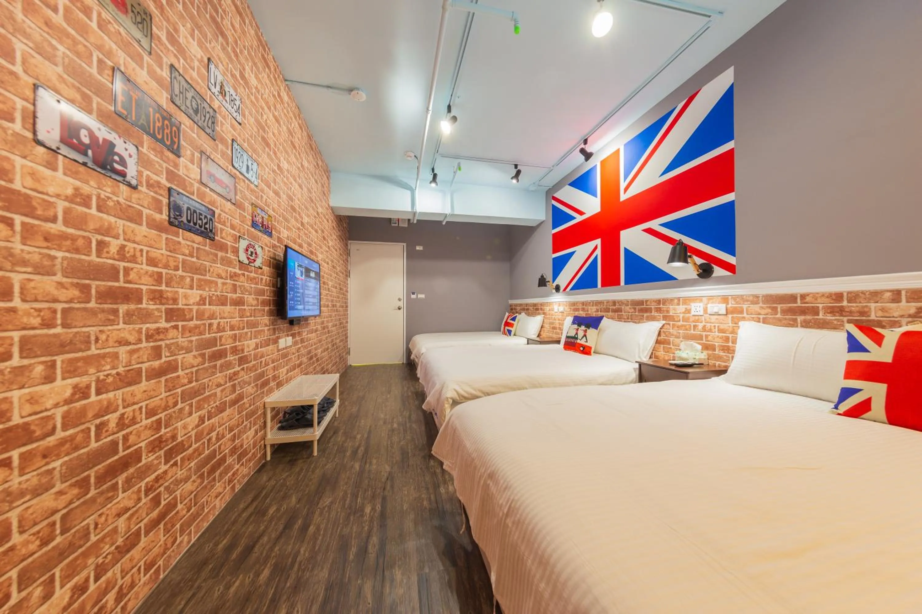 Bed in Kaohsiung I Hi Hotel