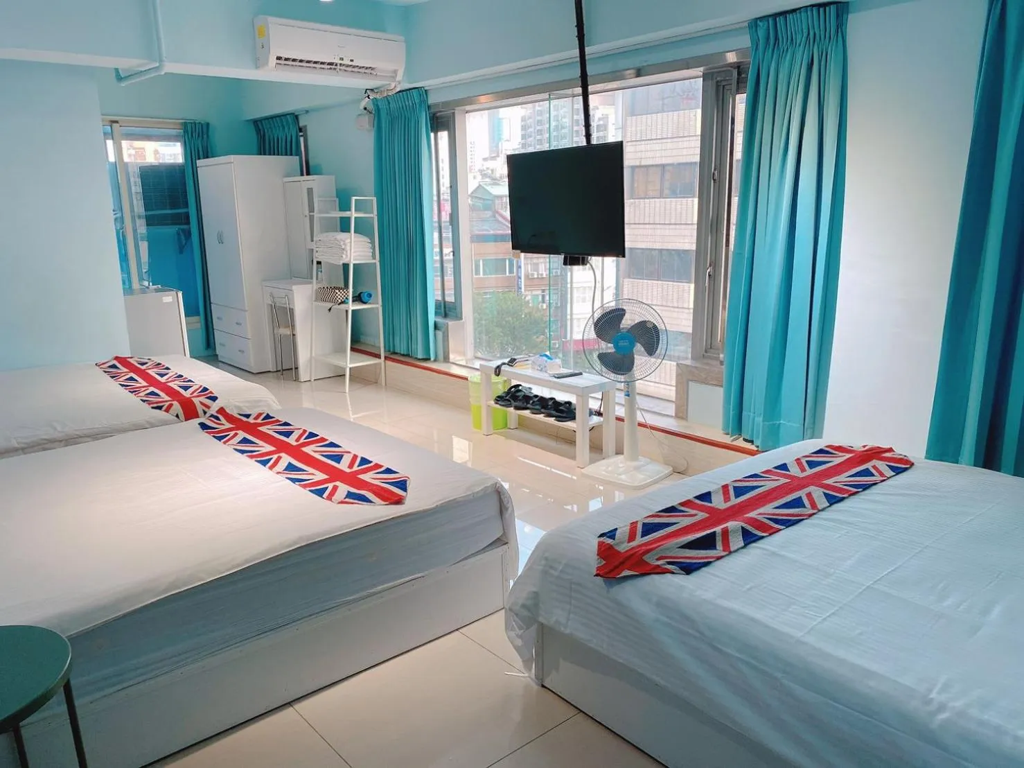 Communal lounge/ TV room, Bed in Kaohsiung I Hi Hotel