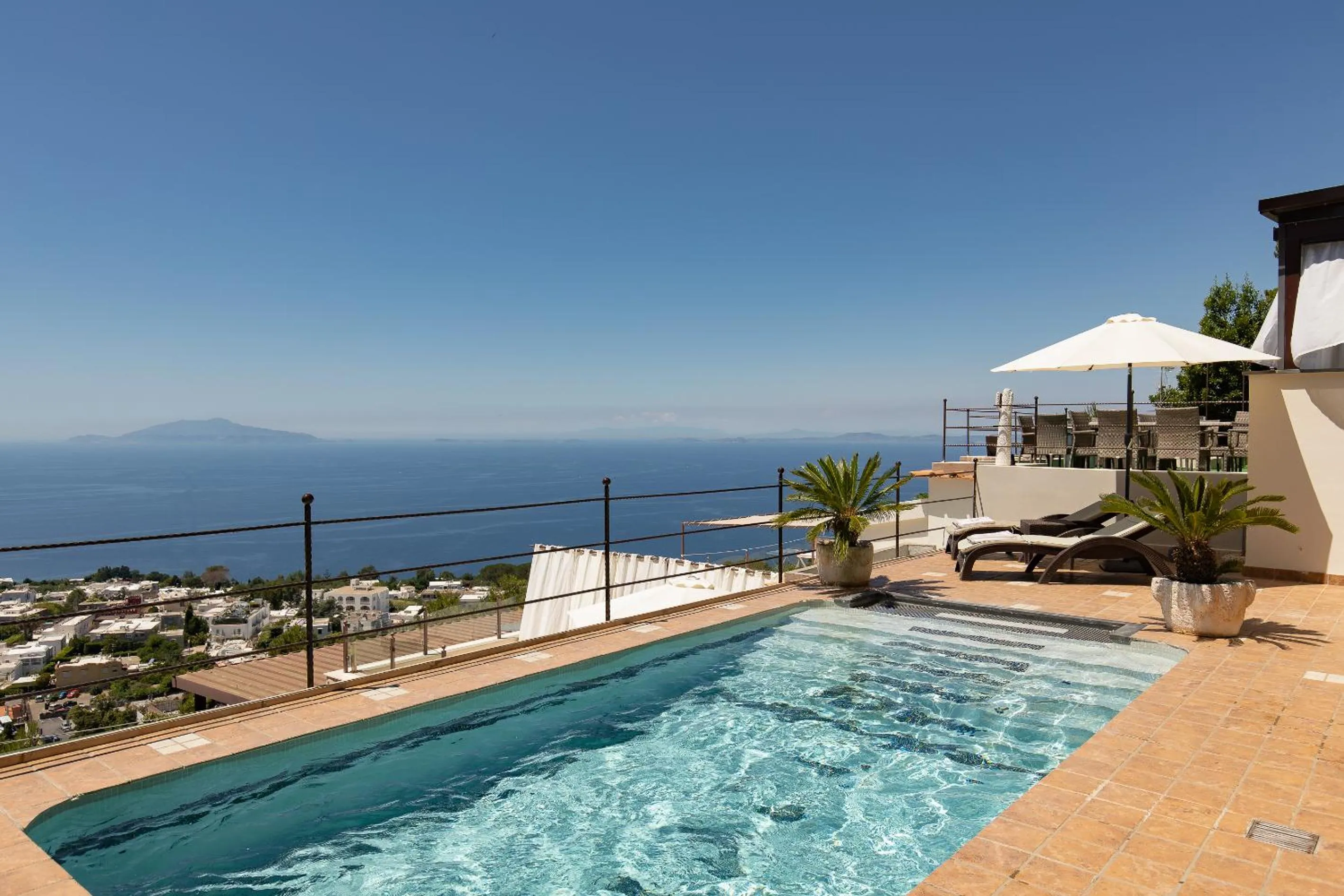 Sea view in Monte Solaro Bed & Breakfast