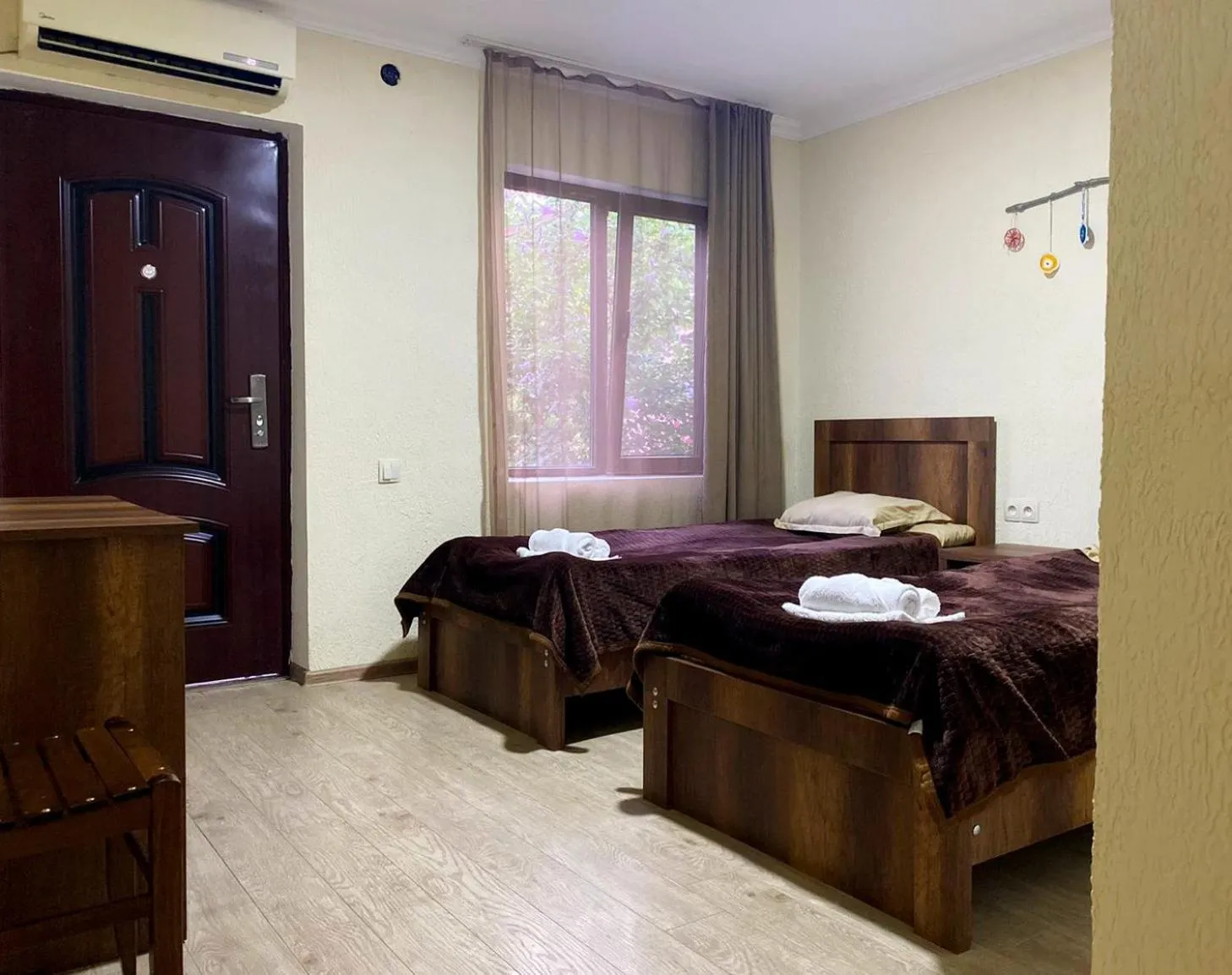 Twin Room with Bathroom in Hotel Villa Eniseli
