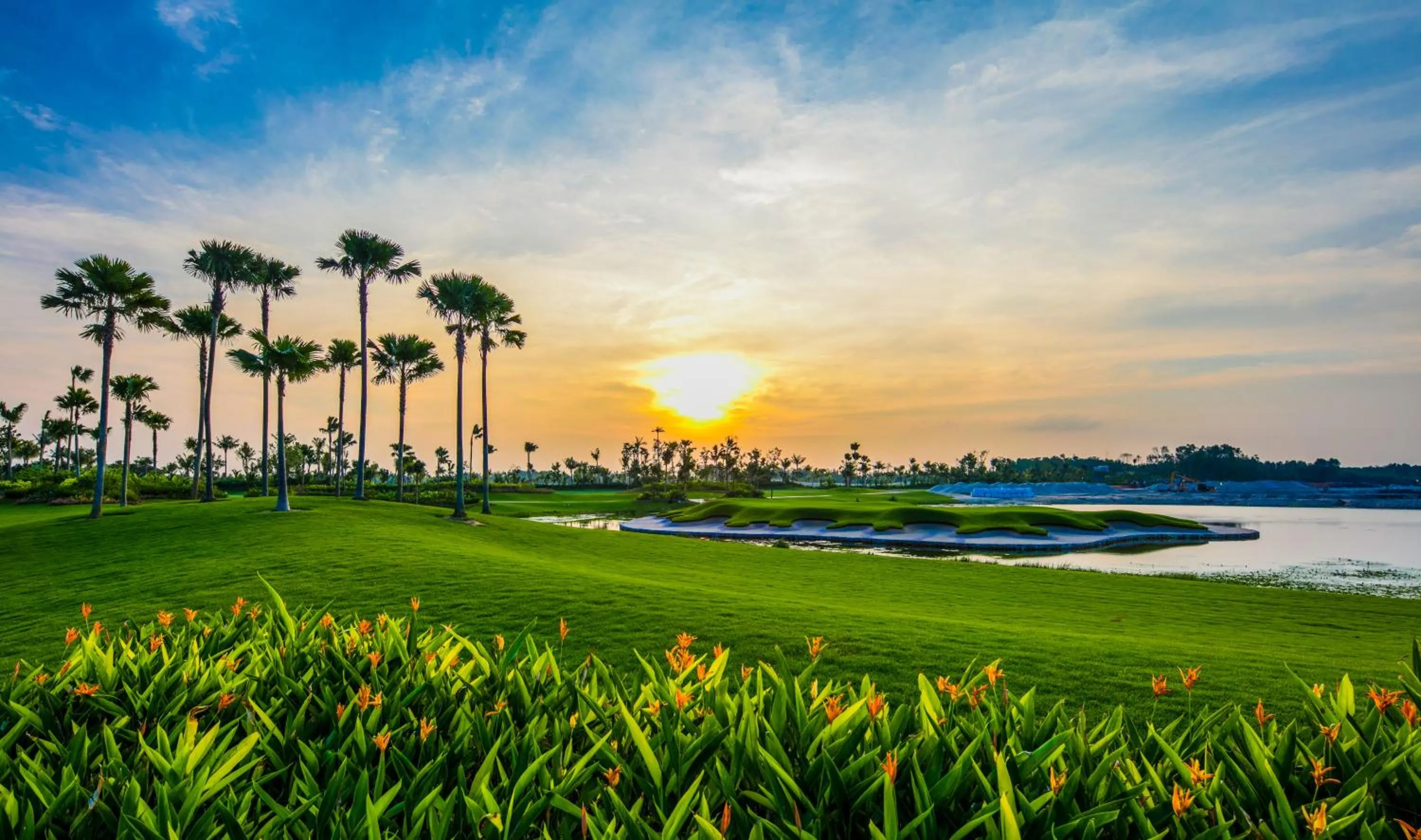 Golfcourse in Forest City Golf Hotel