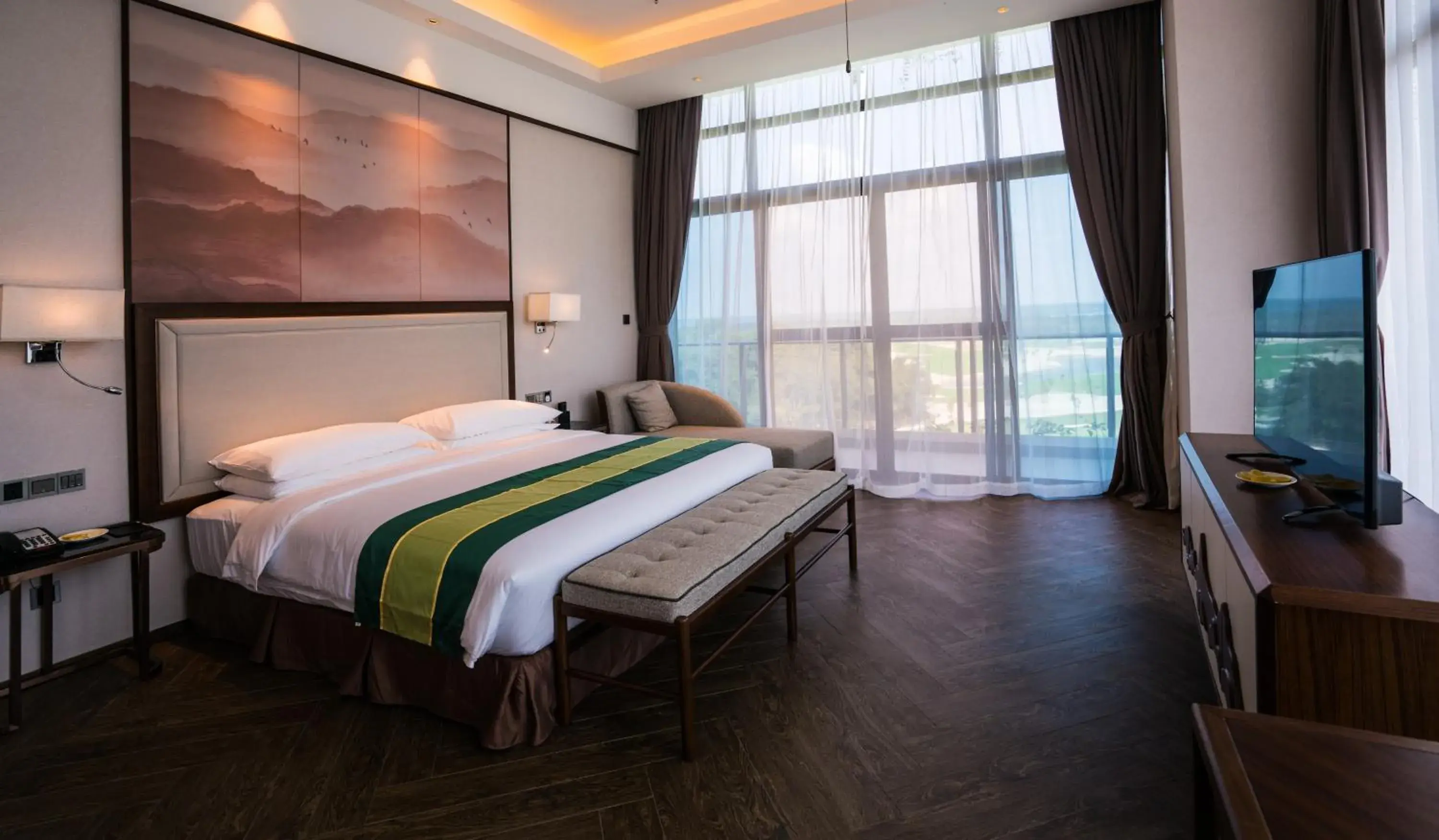 Deluxe Suite in Forest City Golf Hotel Deluxe Suite in Forest City Golf Hotel