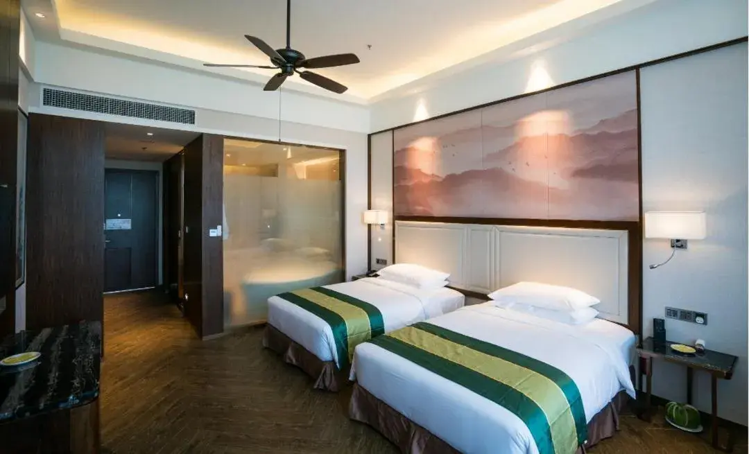 Deluxe Twin Room in Forest City Golf Hotel Deluxe Twin Room in Forest City Golf Hotel