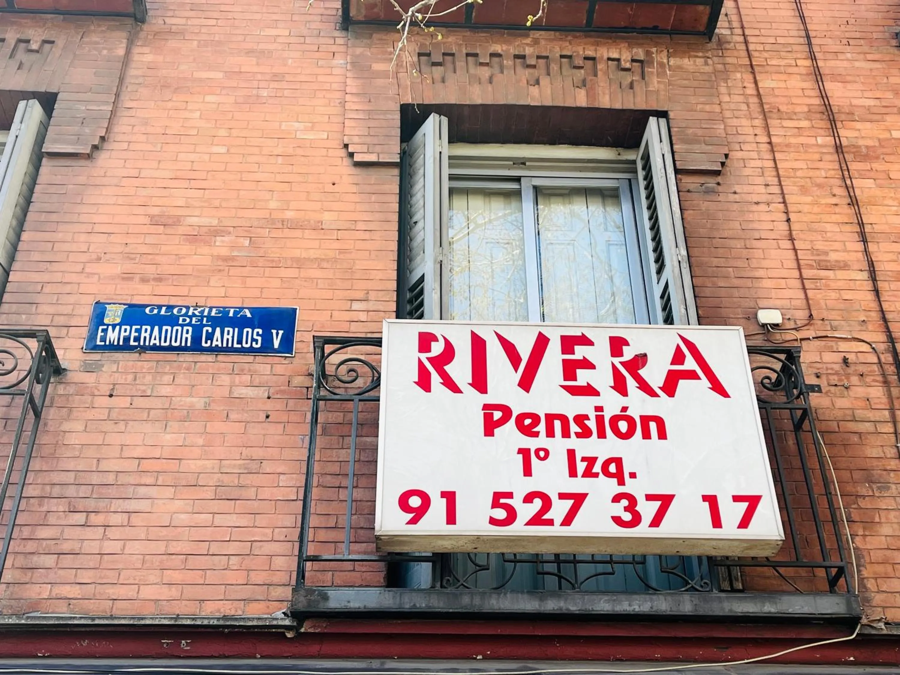 Property building in Pensión Rivera