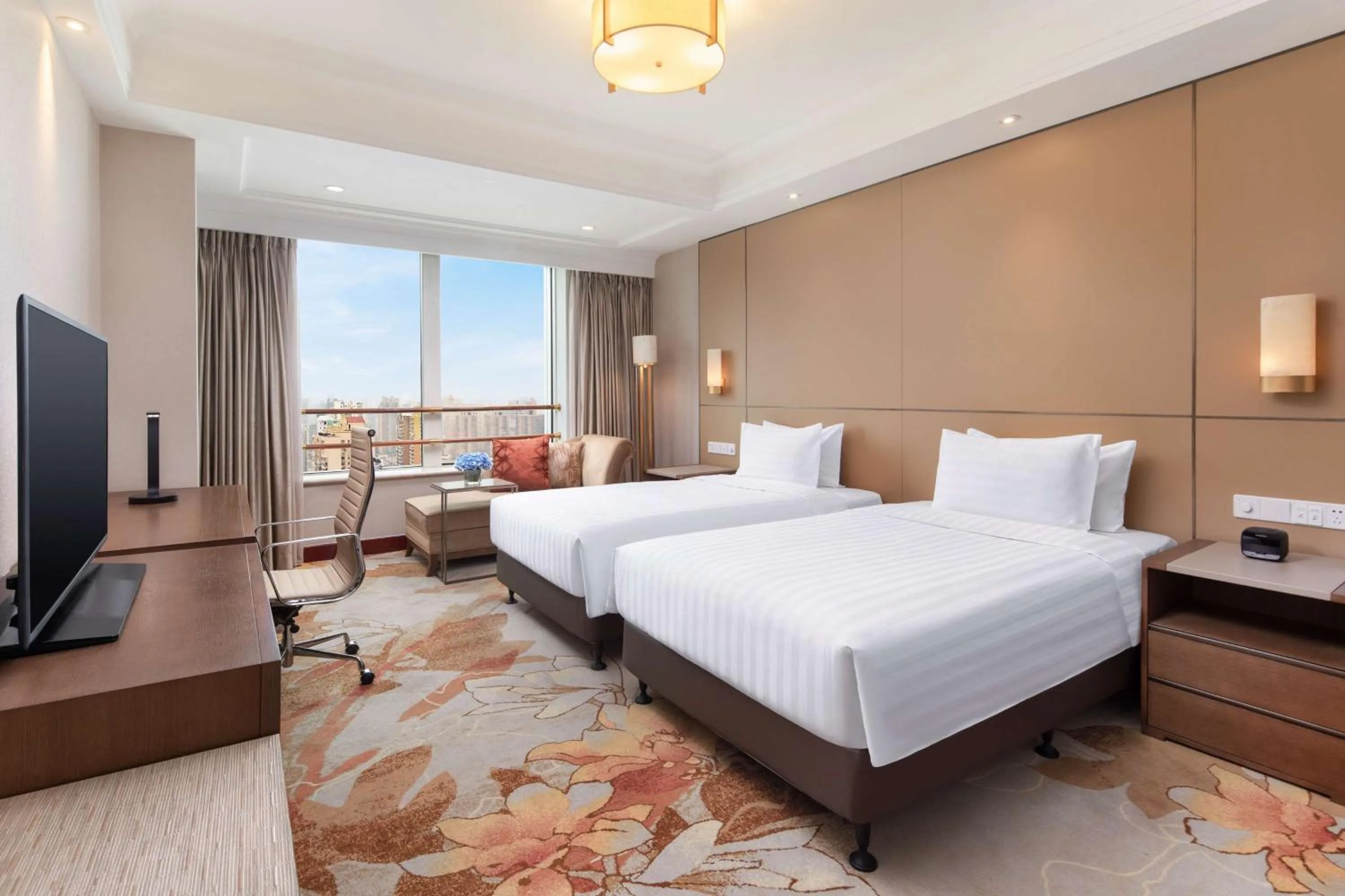 Property building, Bed in Radisson Blu Hotel Shanghai New World