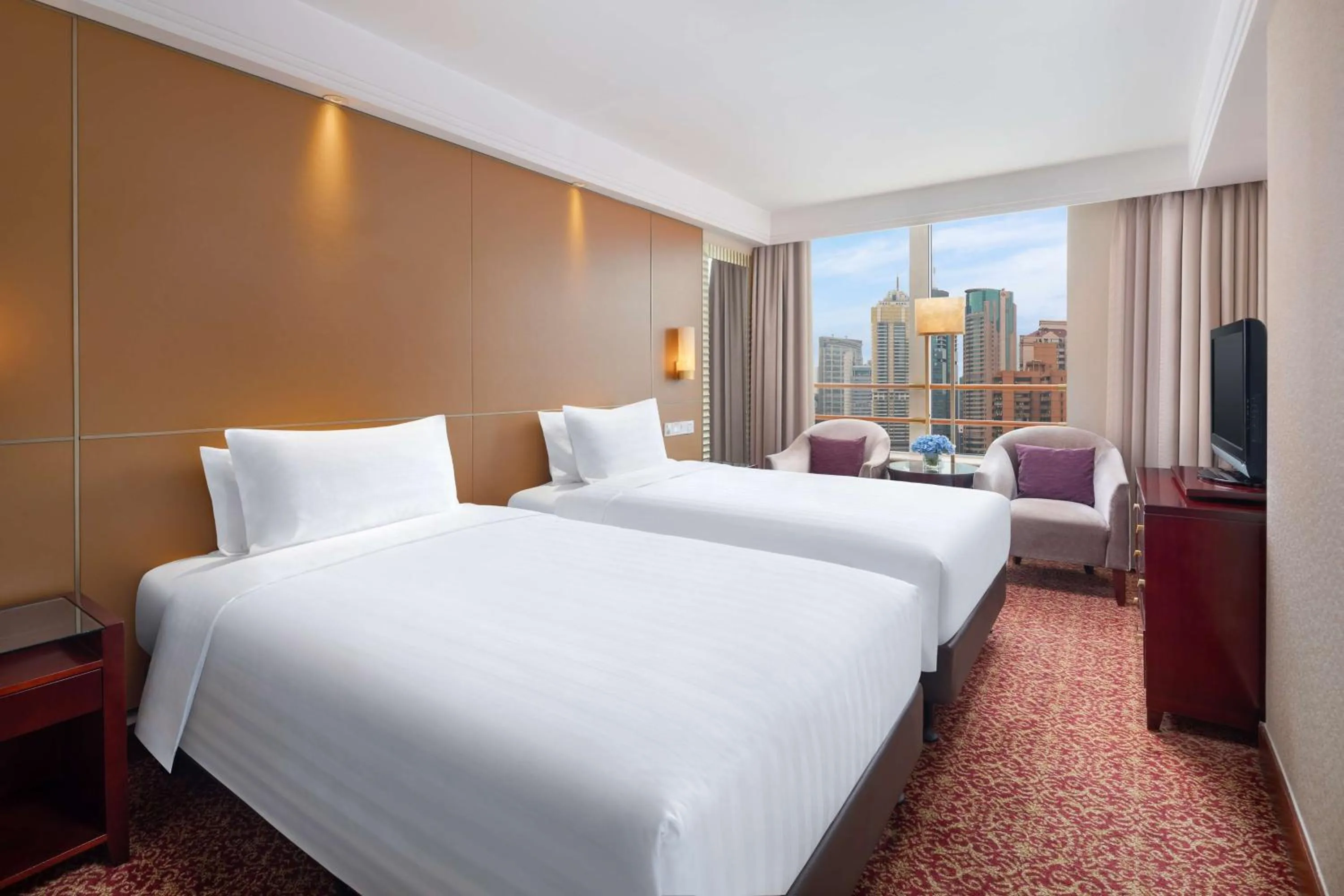 Photo of the whole room, Bed in Radisson Blu Hotel Shanghai New World